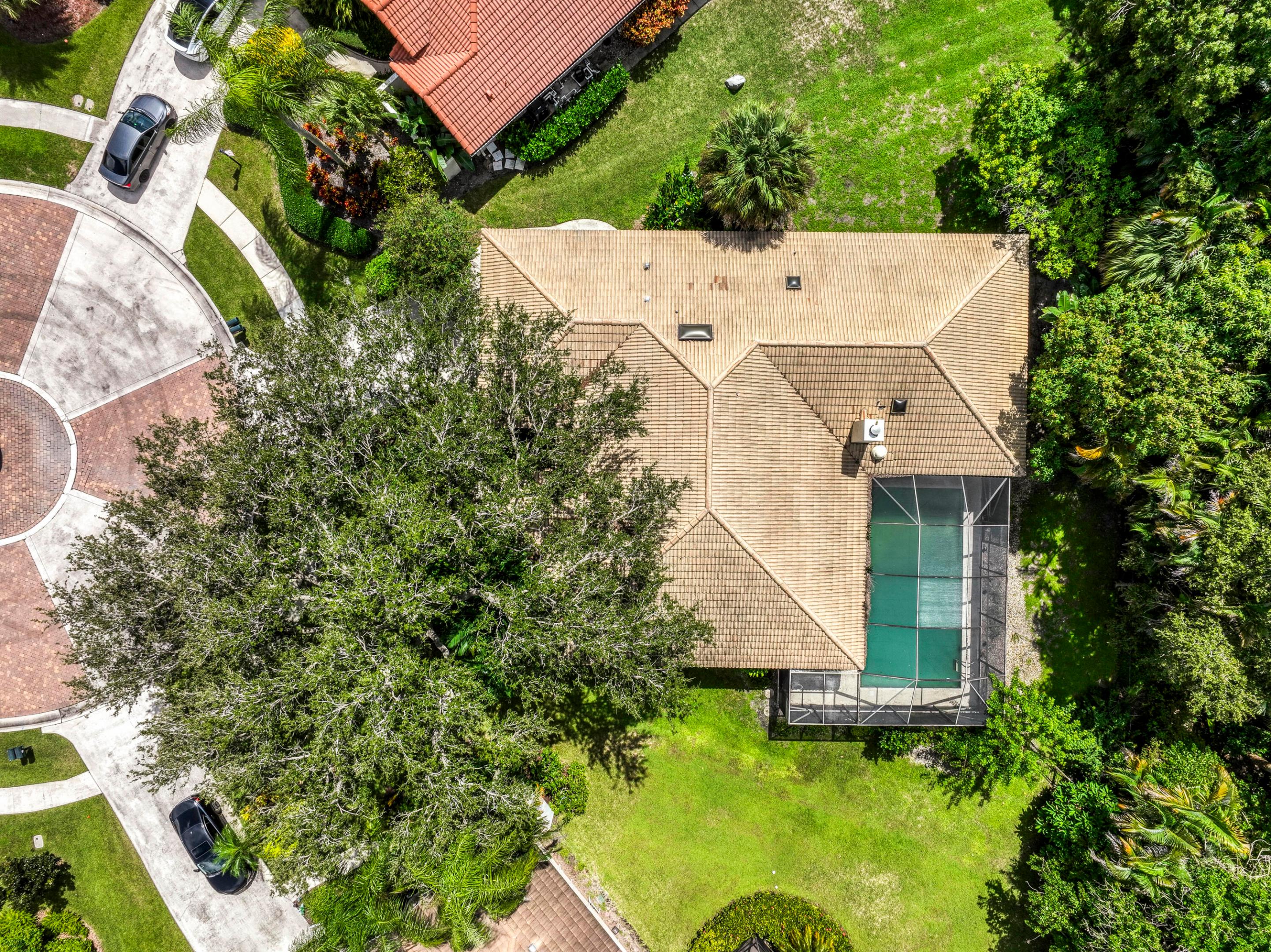 9260 Cypress Hollow Drive Property Photo 1