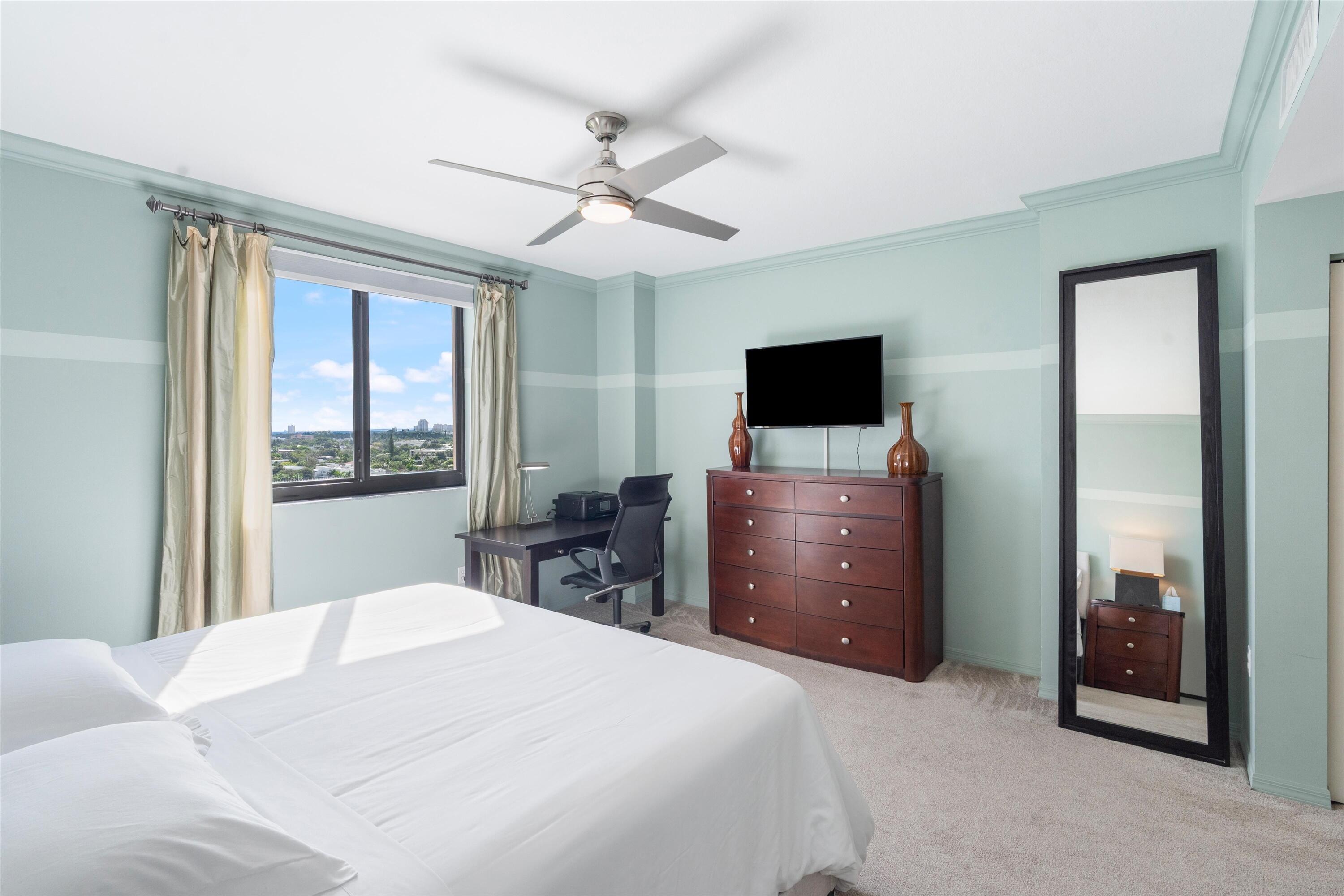 110 N Federal Highway 1214 Property Photo 27