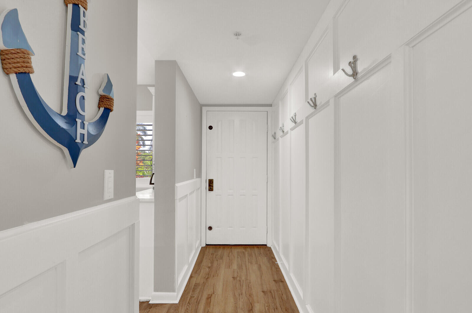 701 Seafarer Circle 105 Property Photo 2