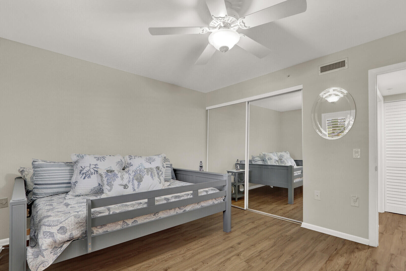 701 Seafarer Circle 105 Property Photo 18