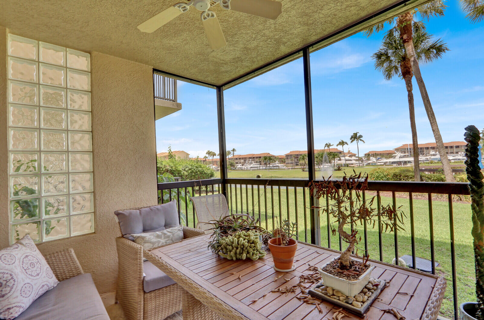 701 Seafarer Circle 105 Property Photo 21