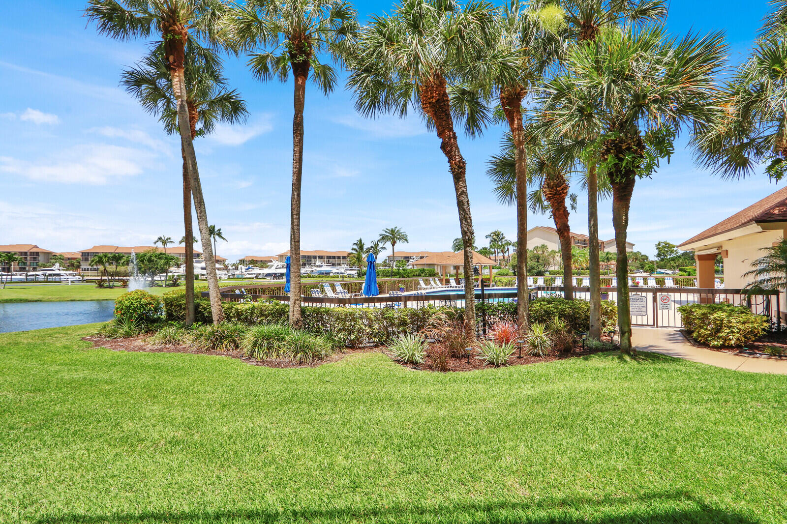 701 Seafarer Circle 105 Property Photo 23