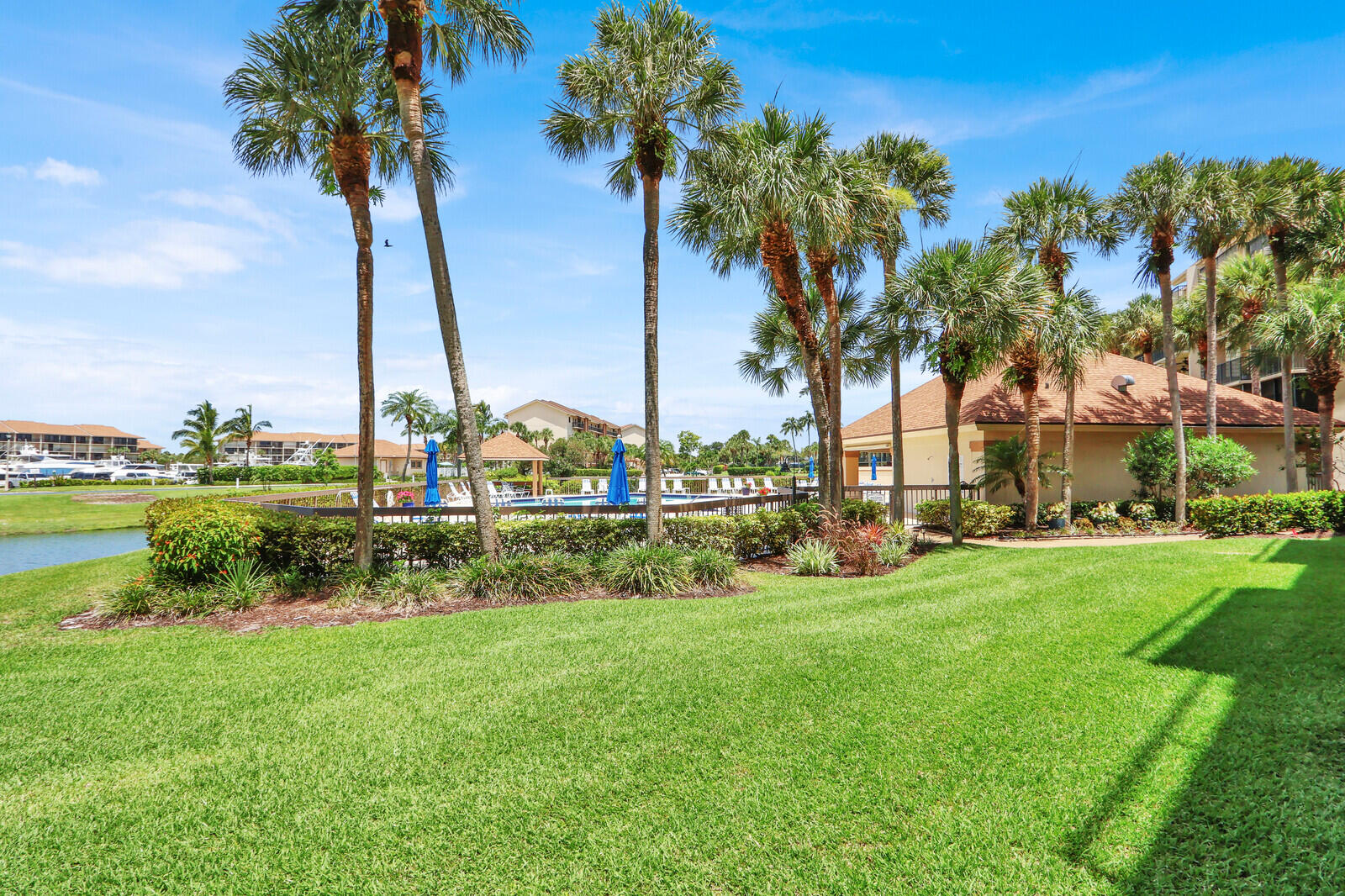 701 Seafarer Circle 105 Property Photo 25