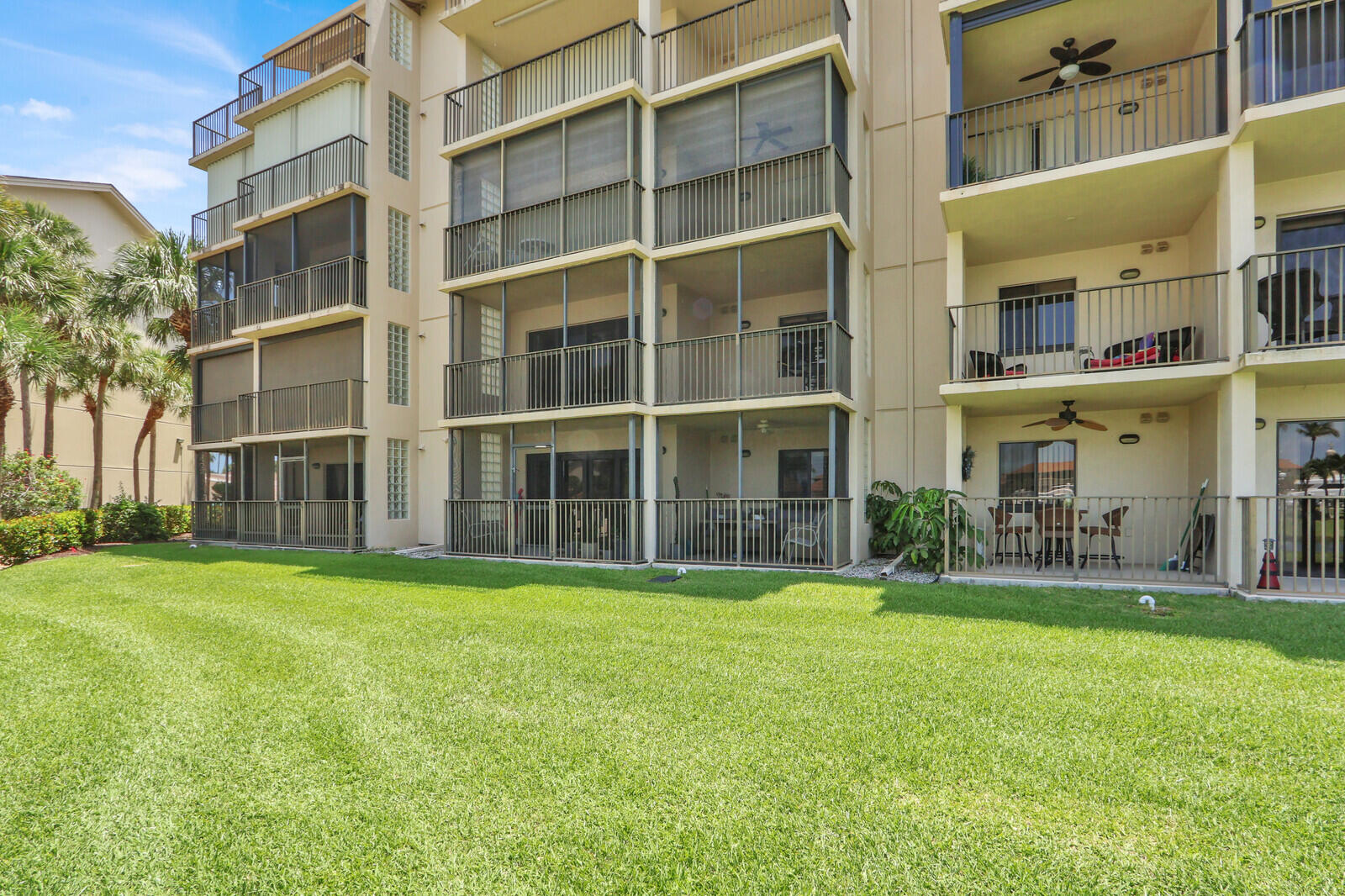 701 Seafarer Circle 105 Property Photo 26