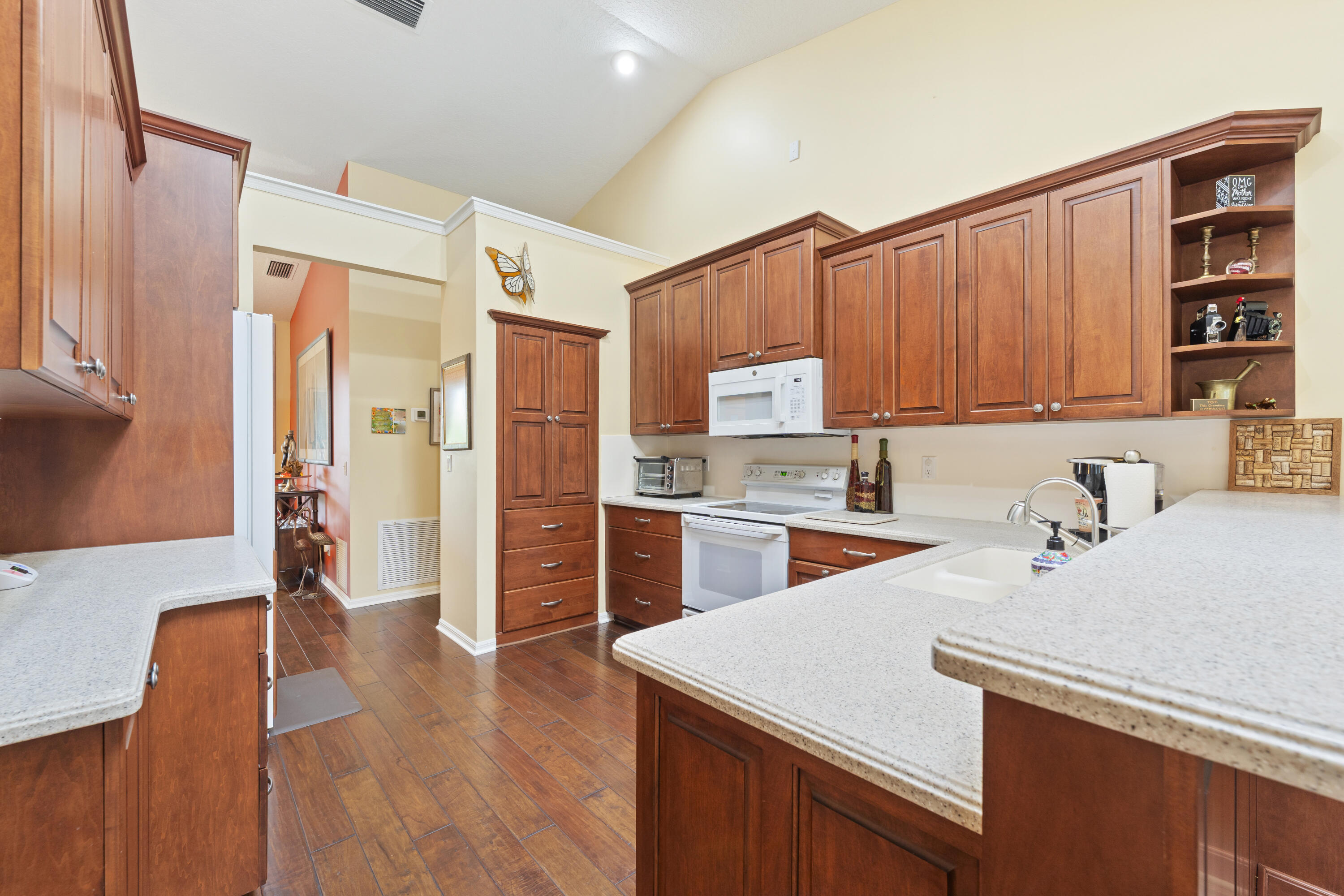 1925 Sw Autumnwood Way Property Photo 11