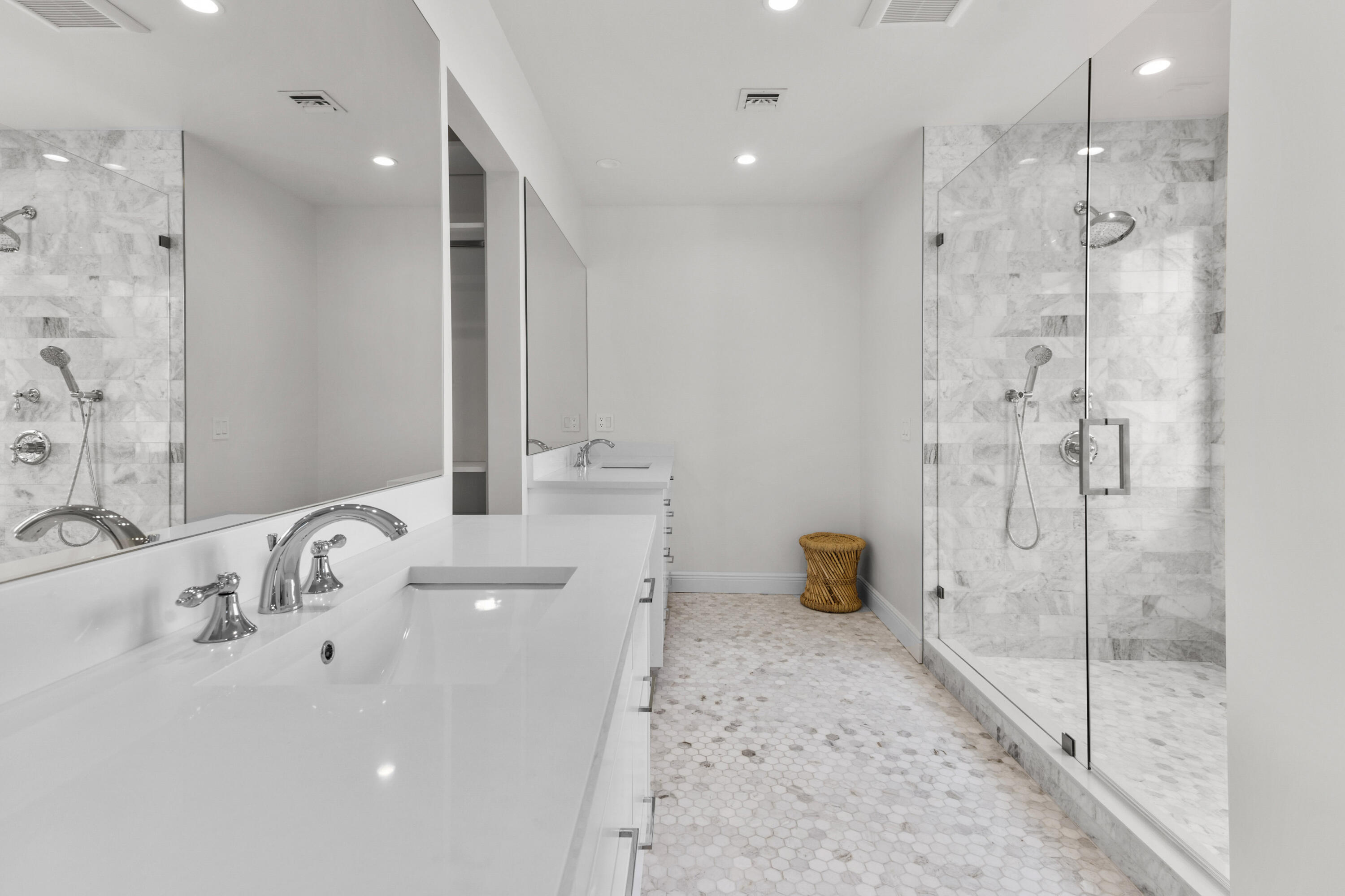 225 Monroe Drive Property Photo 16