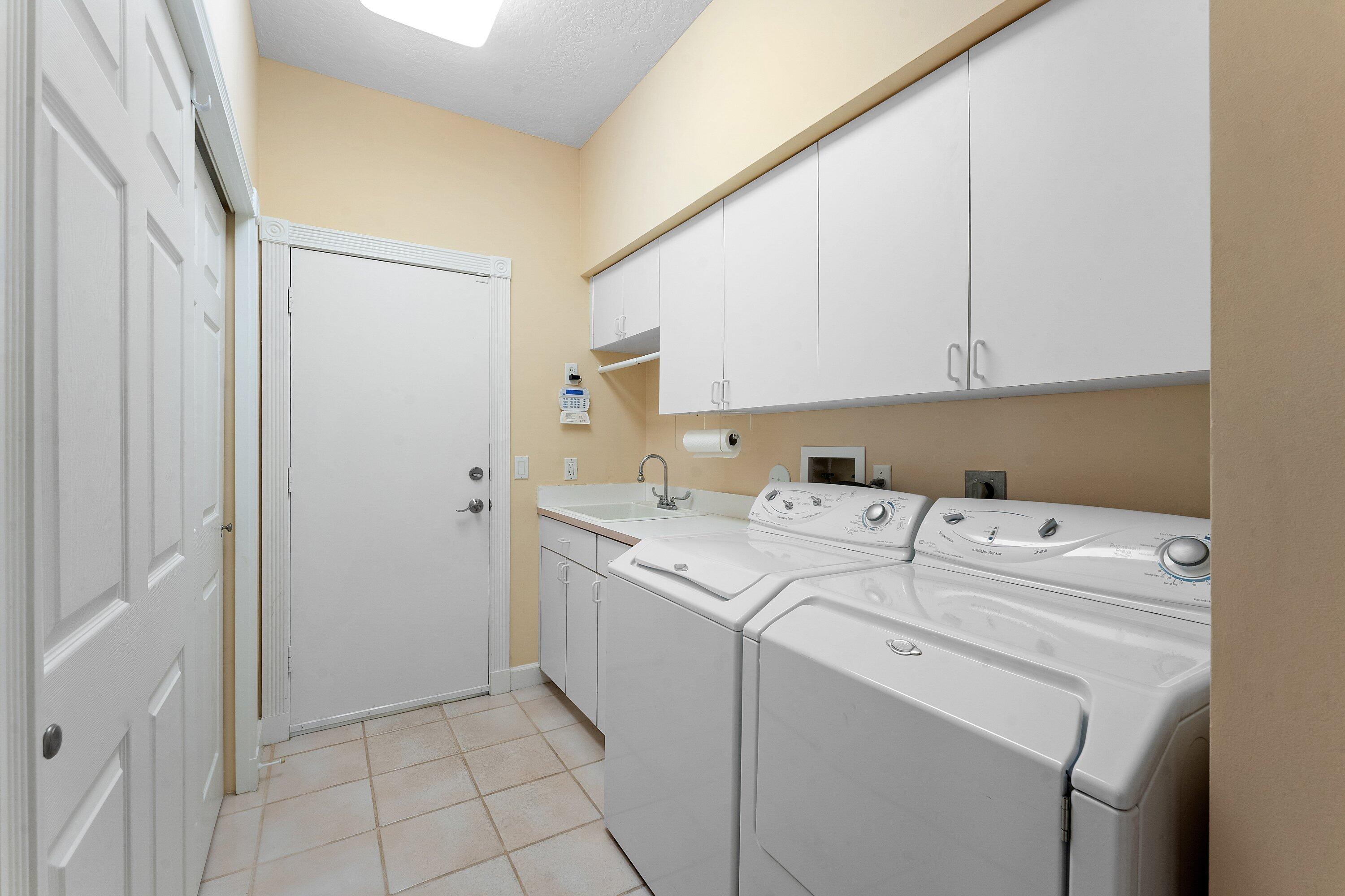 54 Cayman Place Property Photo 36