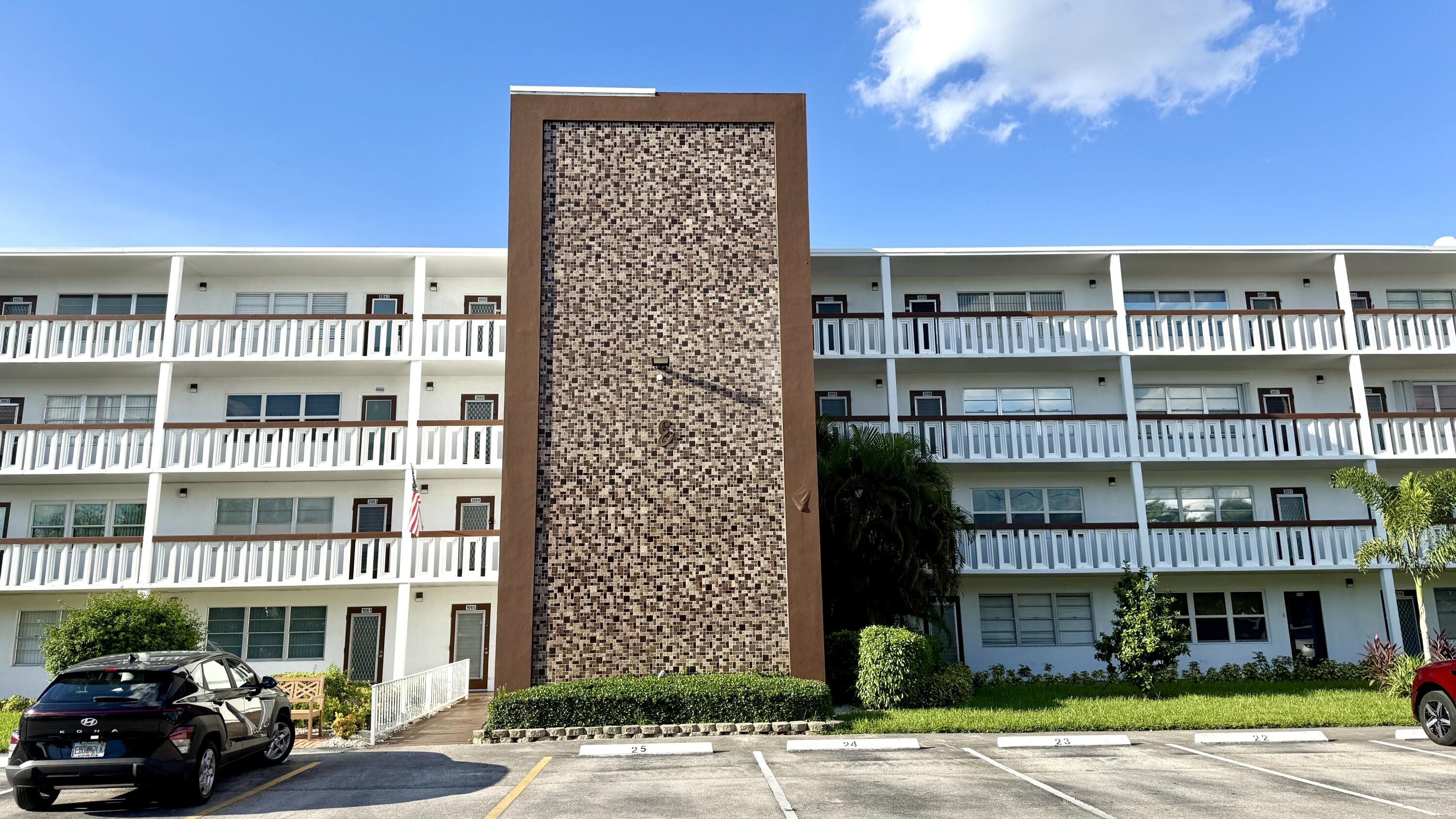 4058 Harwood E Property Photo 1