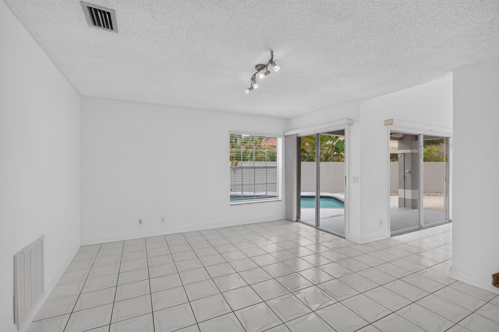 10621 Wheelhouse Circle Property Photo 29