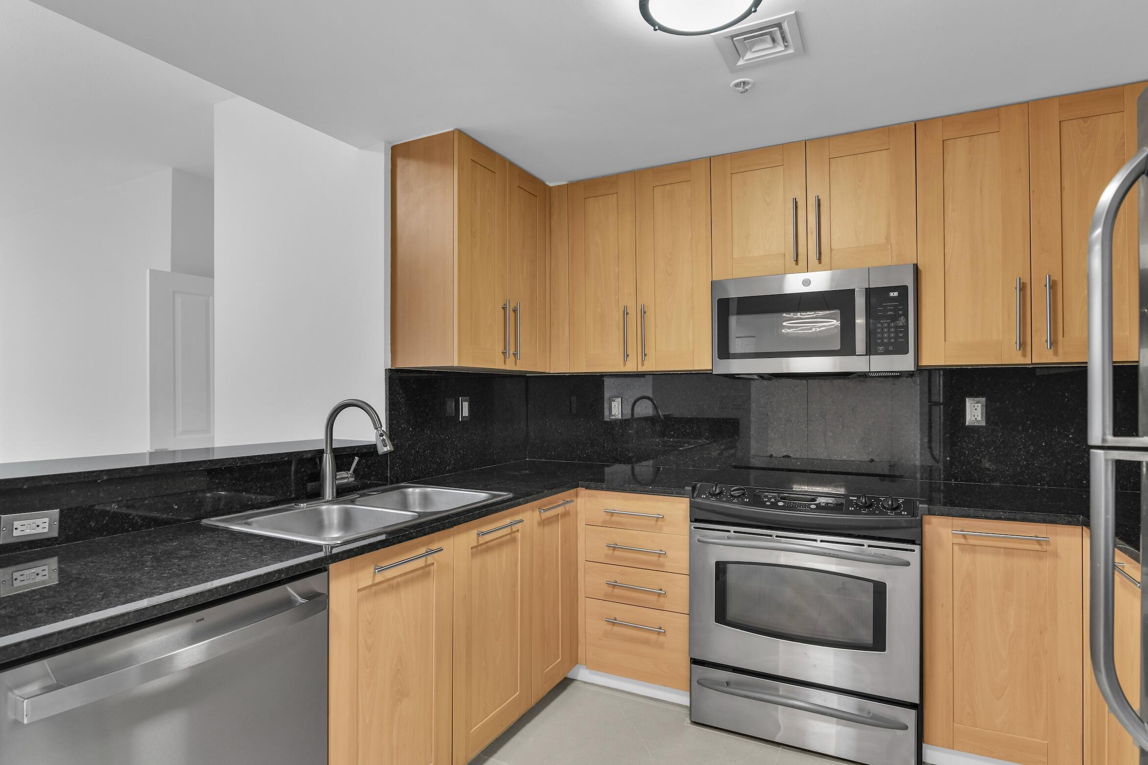 511 Se 5th Avenue 703 Property Photo 14