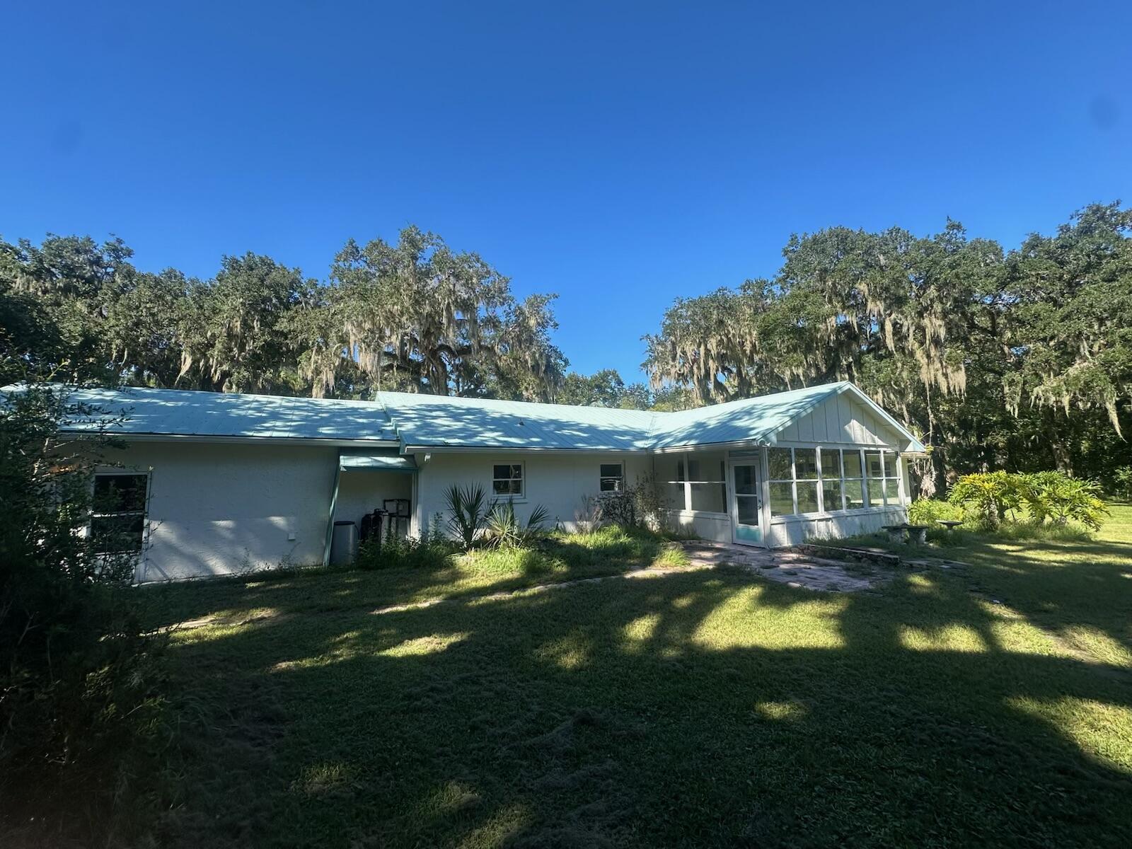 384 W Ariel Road Property Photo 14