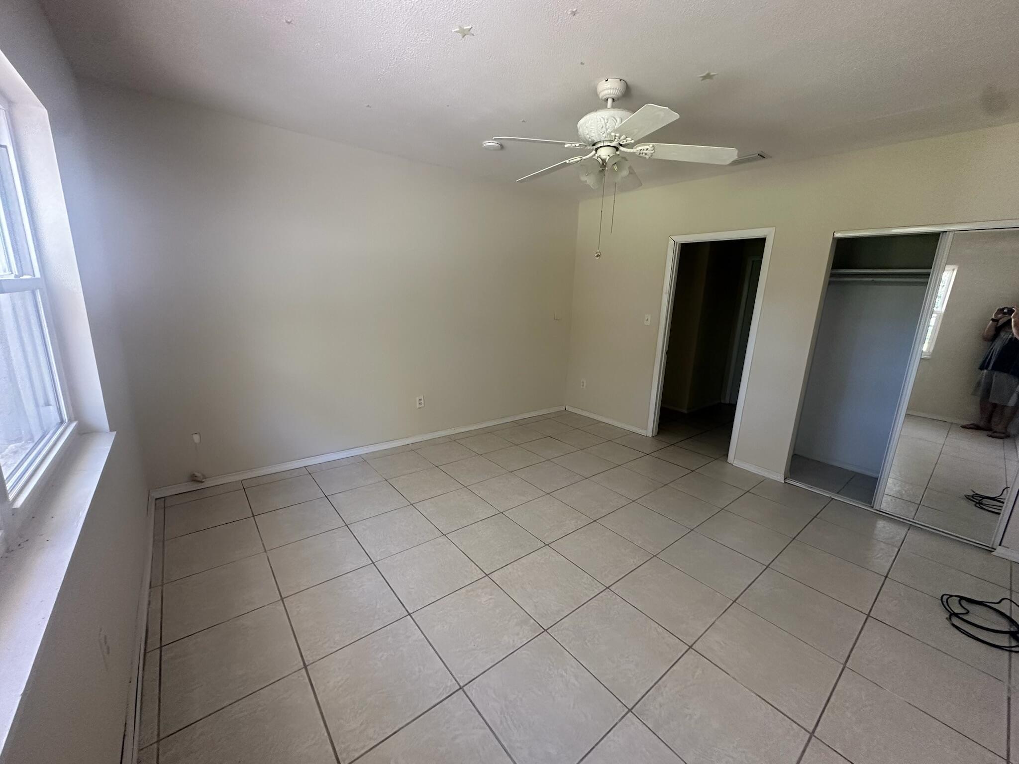 384 W Ariel Road Property Photo 15