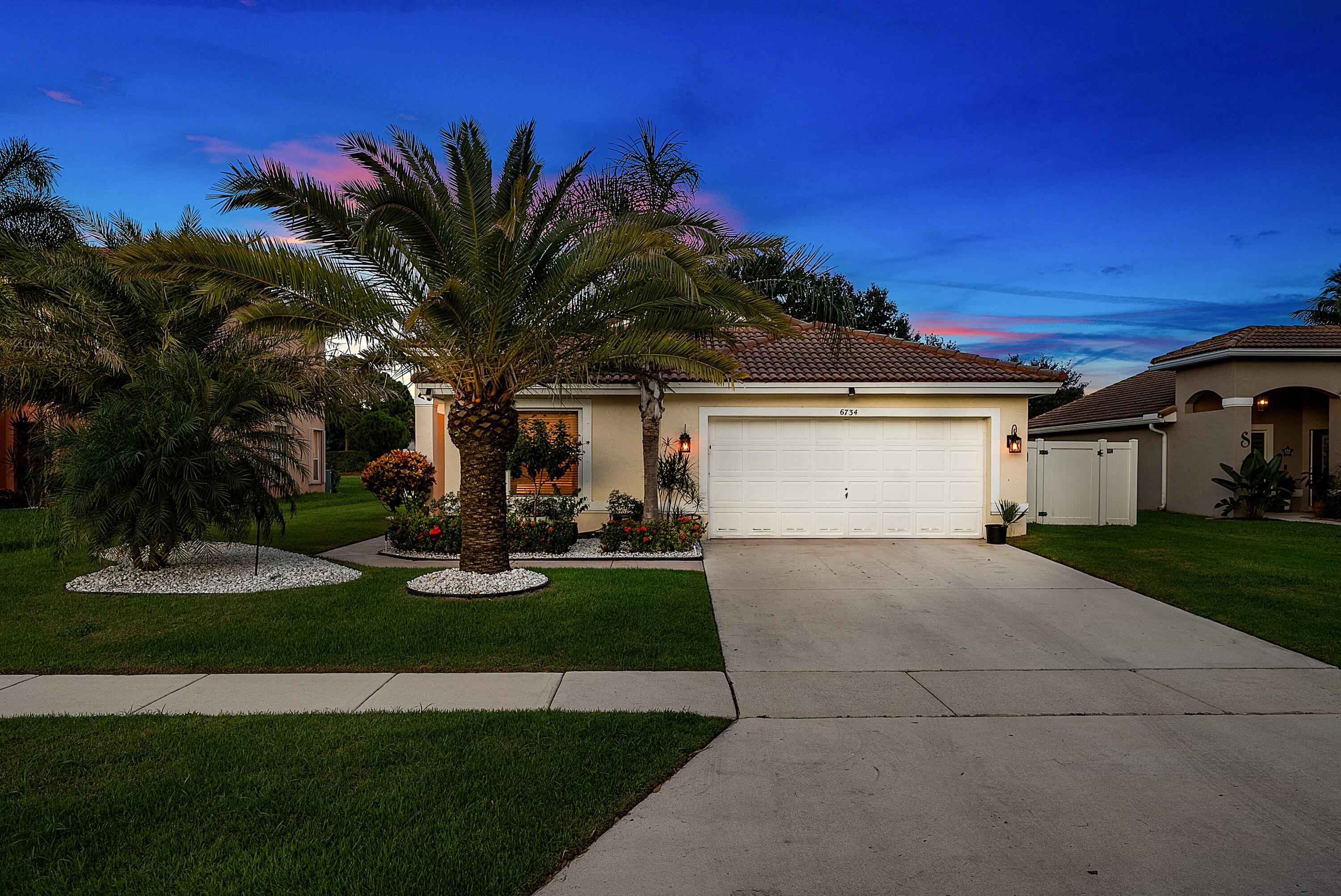 6734 Lake Nona Place Property Photo 2