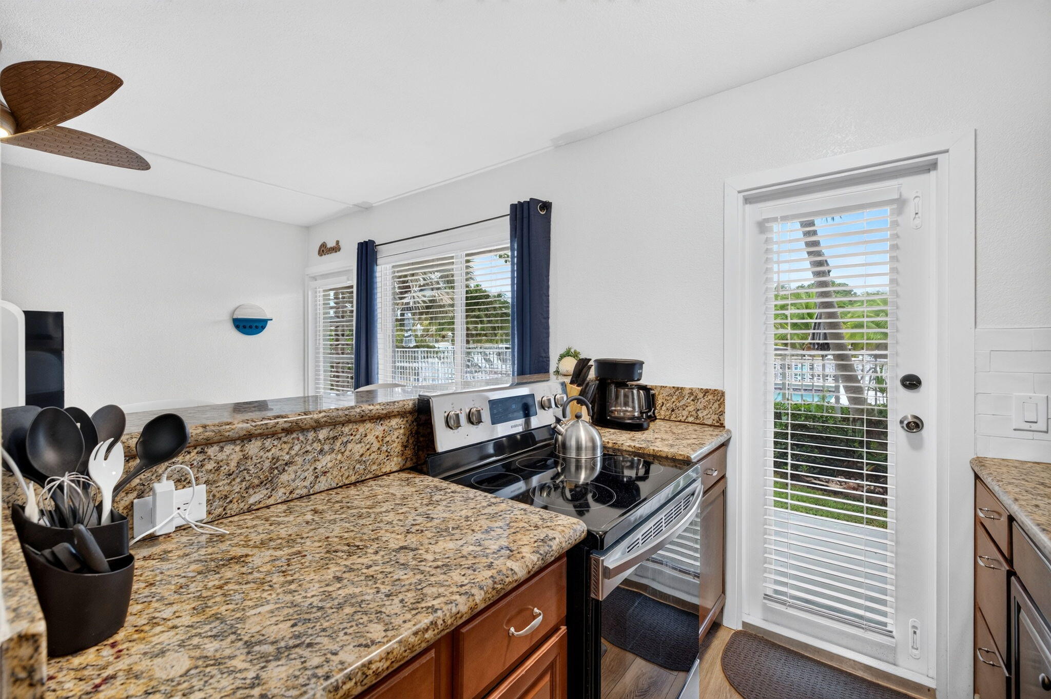 3232 Canal Drive Property Photo 20