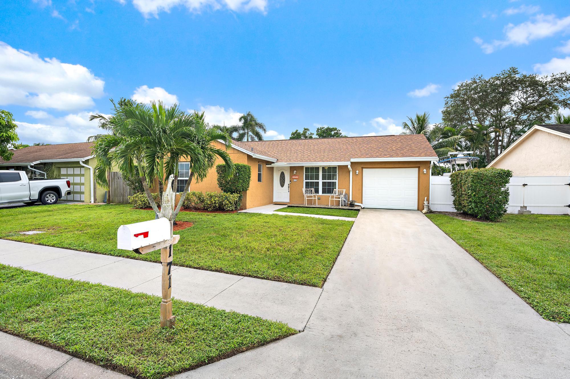 171 Banyan Circle Property Photo 1
