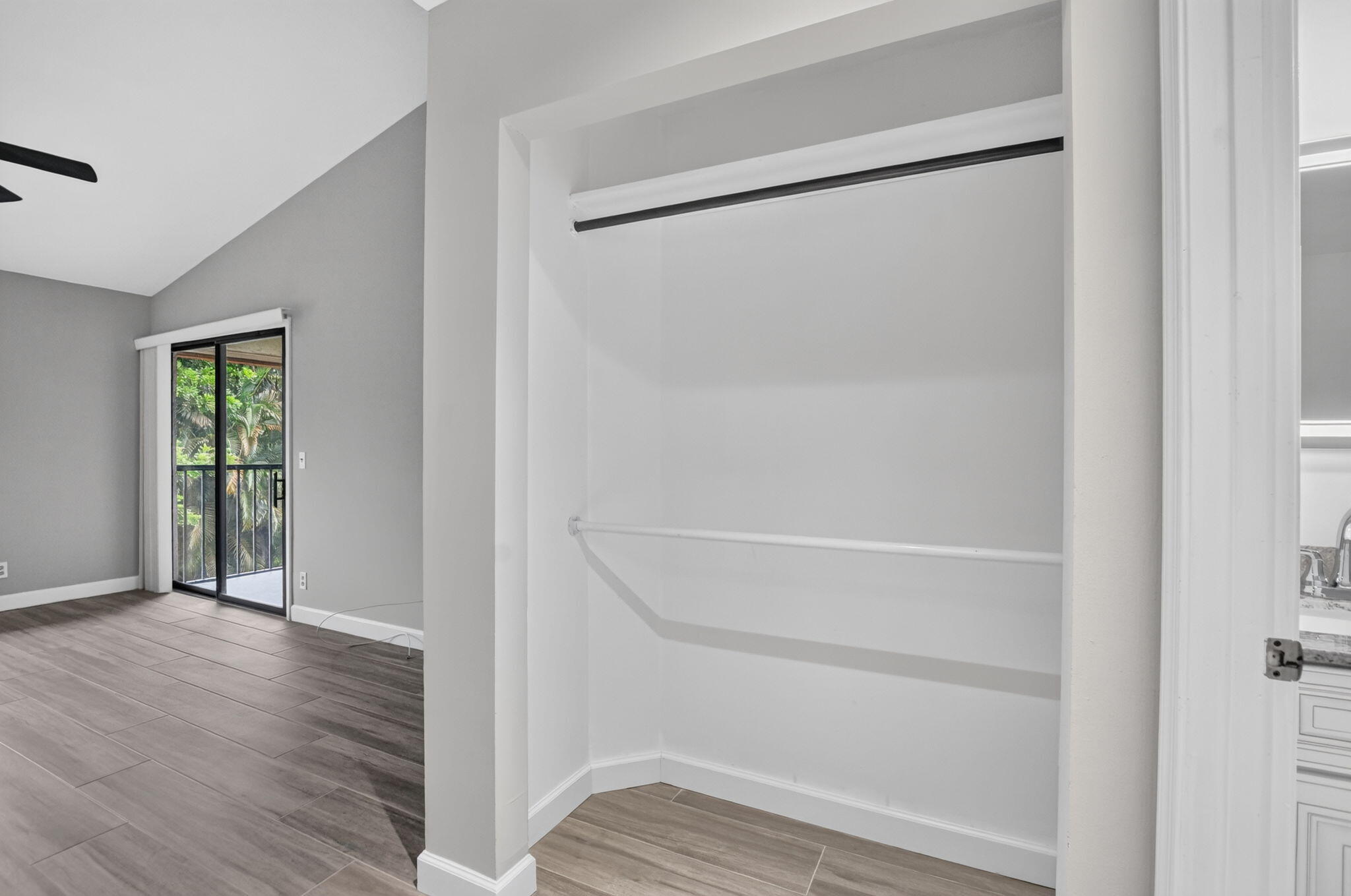7864 Lexington Club Boulevard D Property Photo 13