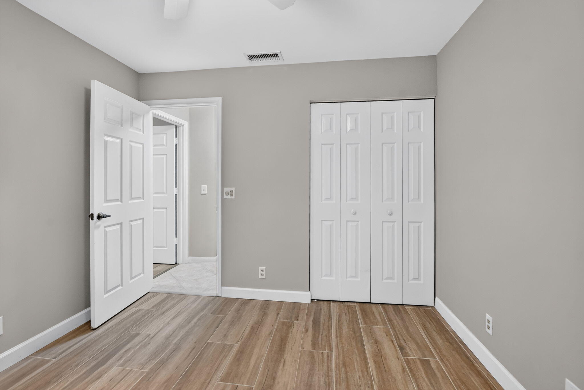 7864 Lexington Club Boulevard D Property Photo 18