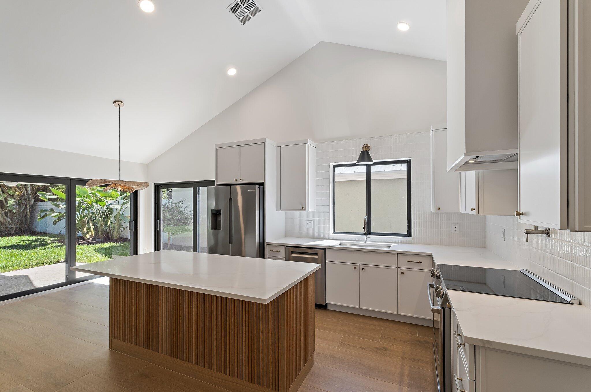 139 Sand Pine Drive Property Photo 10
