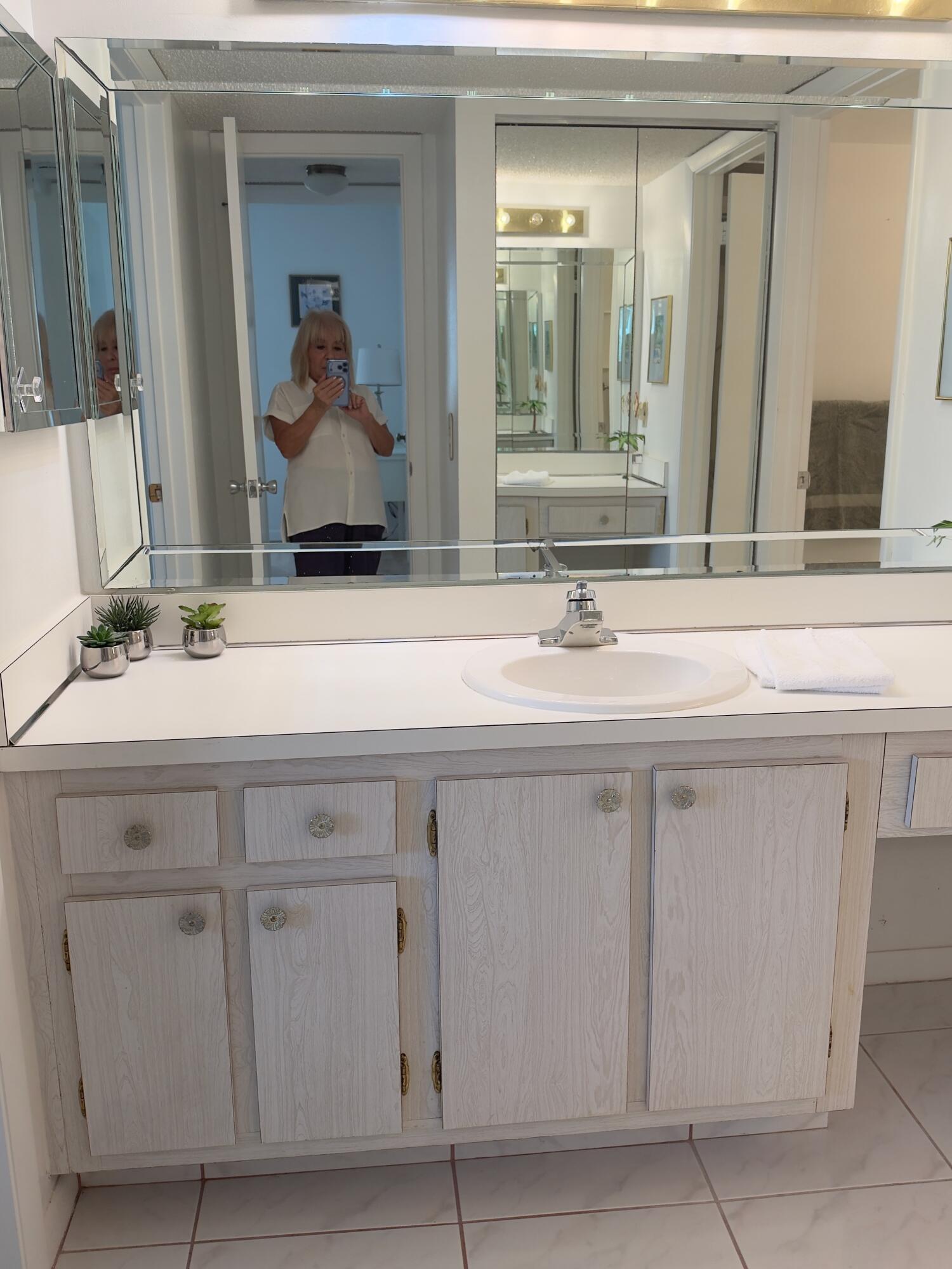 B26083051 Property Photo 23