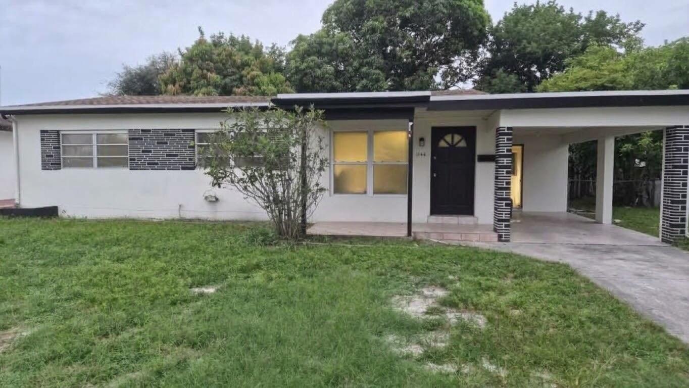 1148 Arizona Avenue Property Photo 1