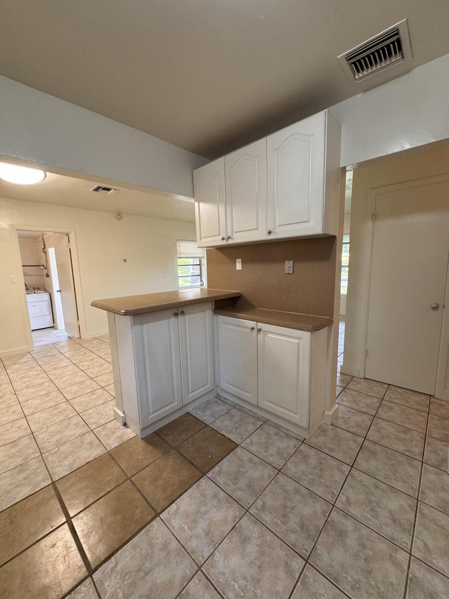 1148 Arizona Avenue Property Photo 10