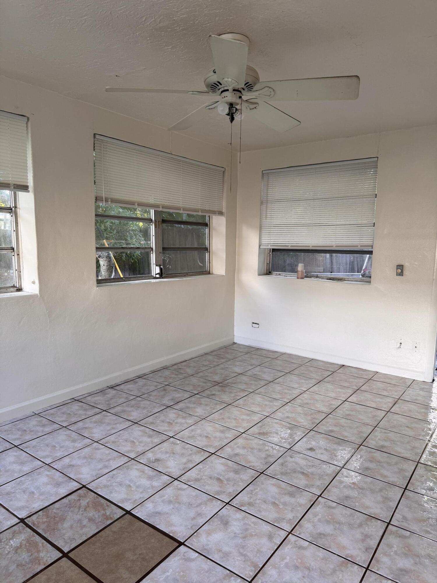1148 Arizona Avenue Property Photo 15