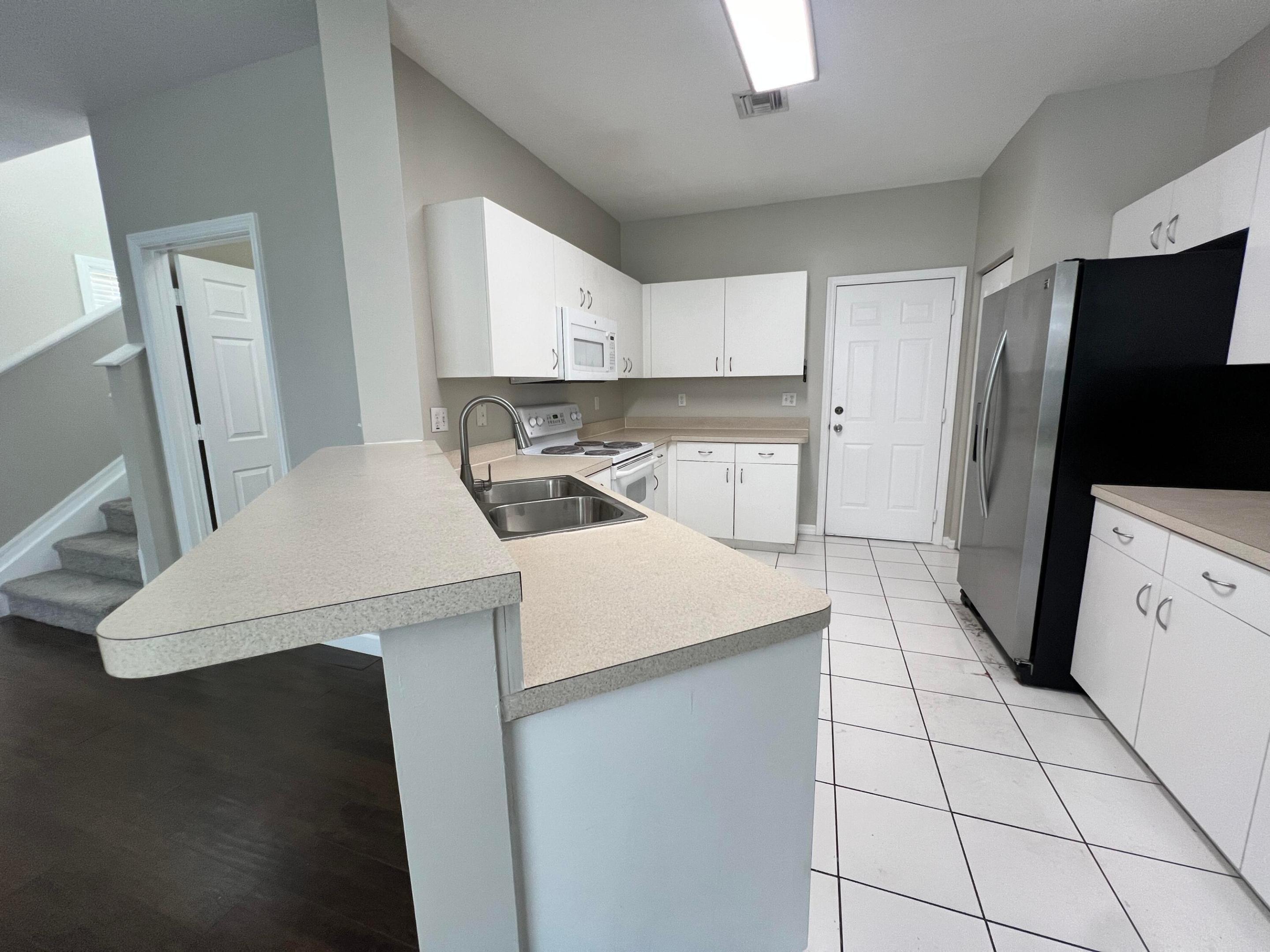 9120 Villa Palma Lane Property Photo 6