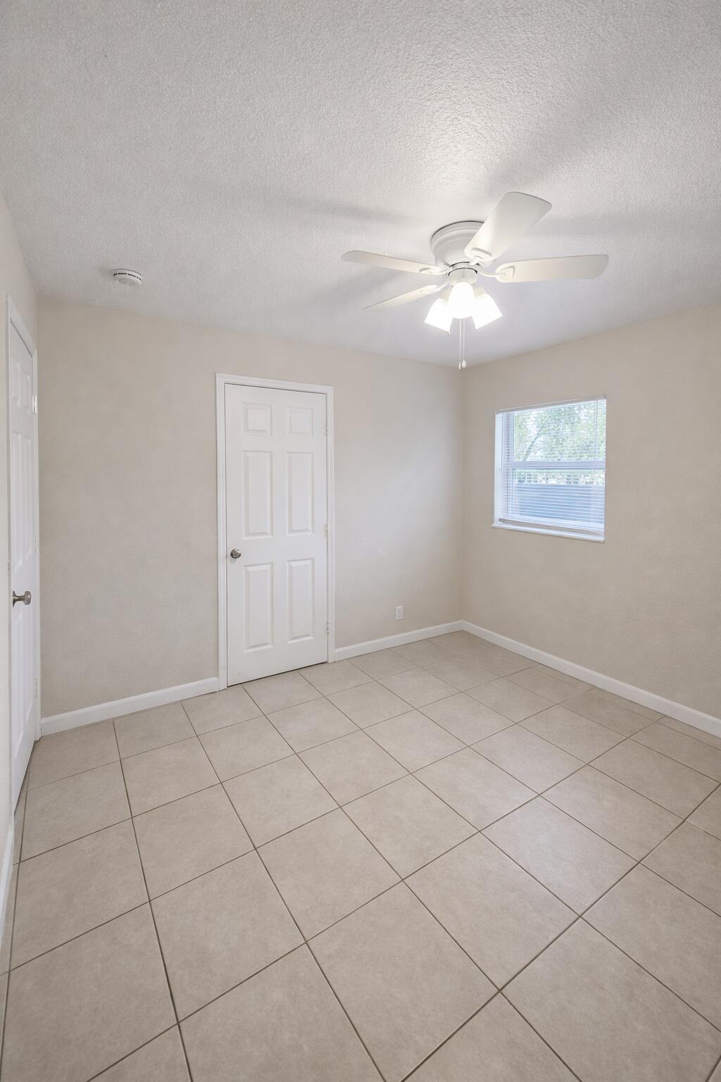 1520 W 11th Street Property Photo 6