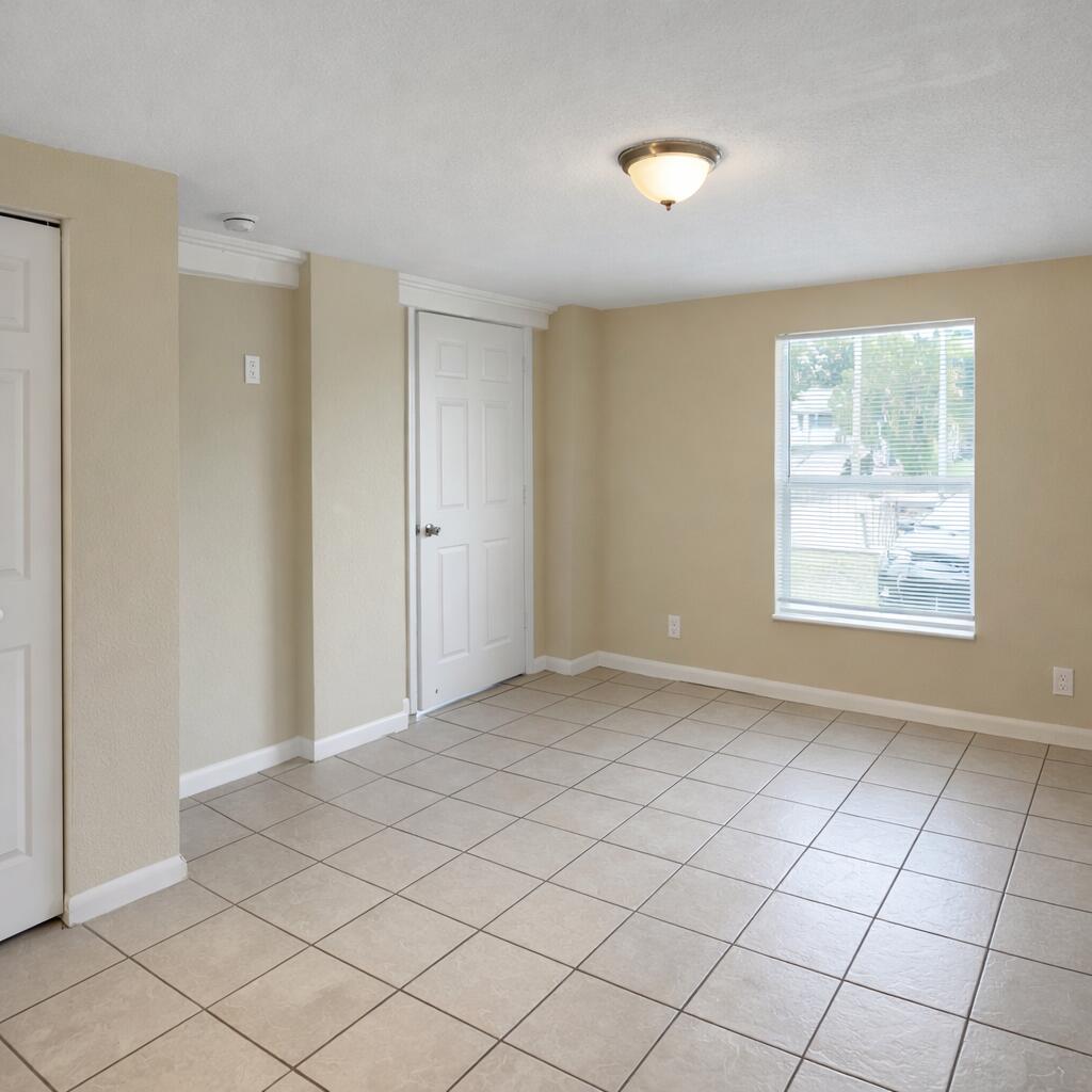 1520 W 11th Street Property Photo 7