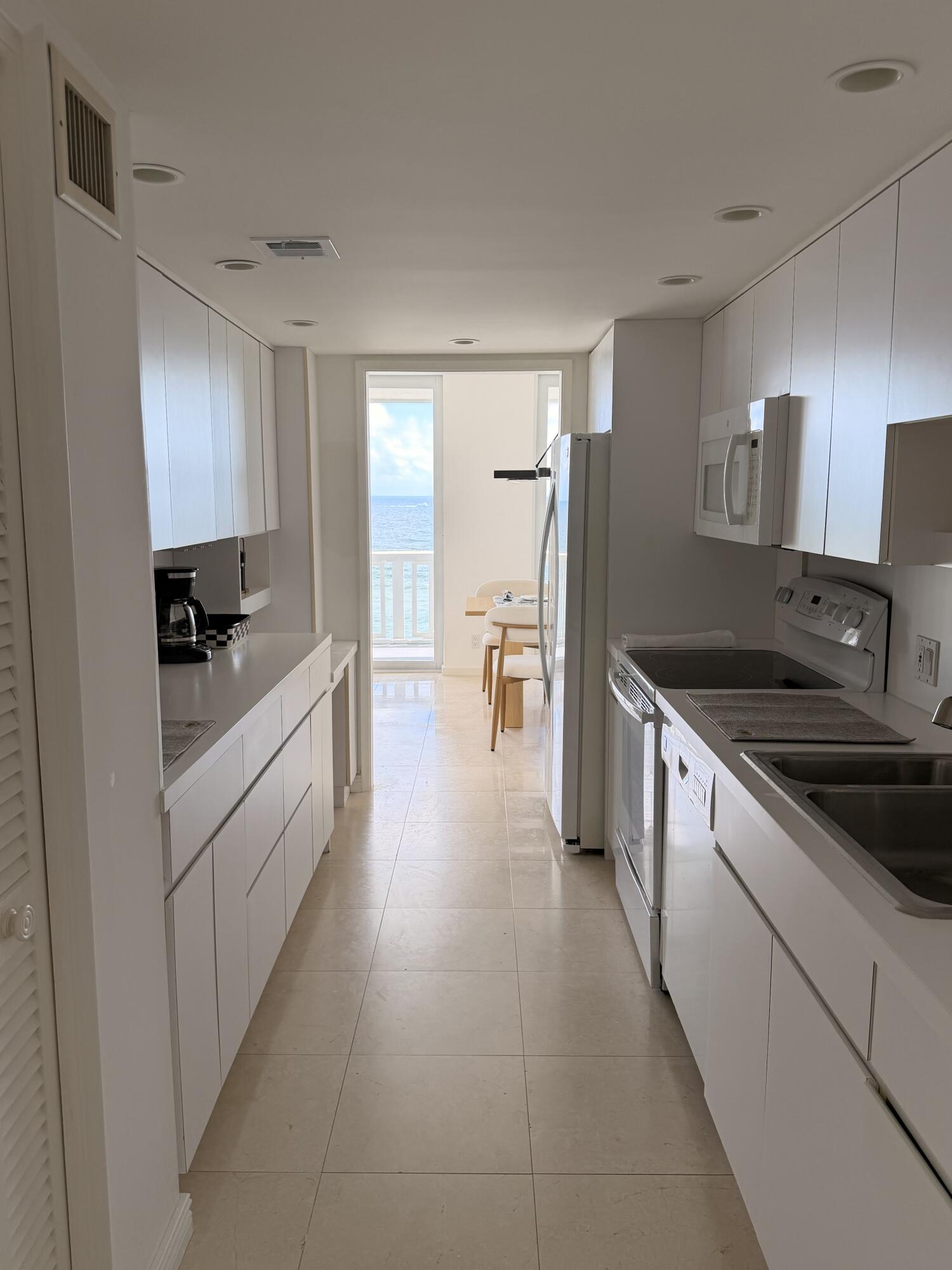 3570 S Ocean Boulevard 600 Property Photo 7