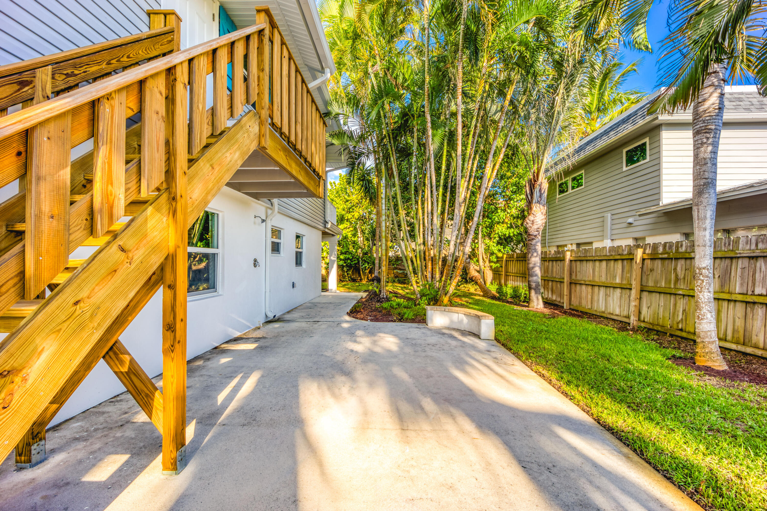 1116 Hernando Street Property Photo 6