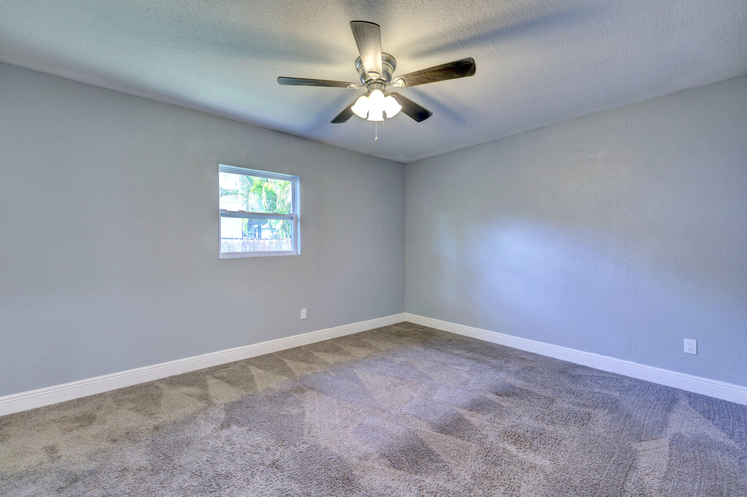 325 Se Wallace Terrace Property Photo 25