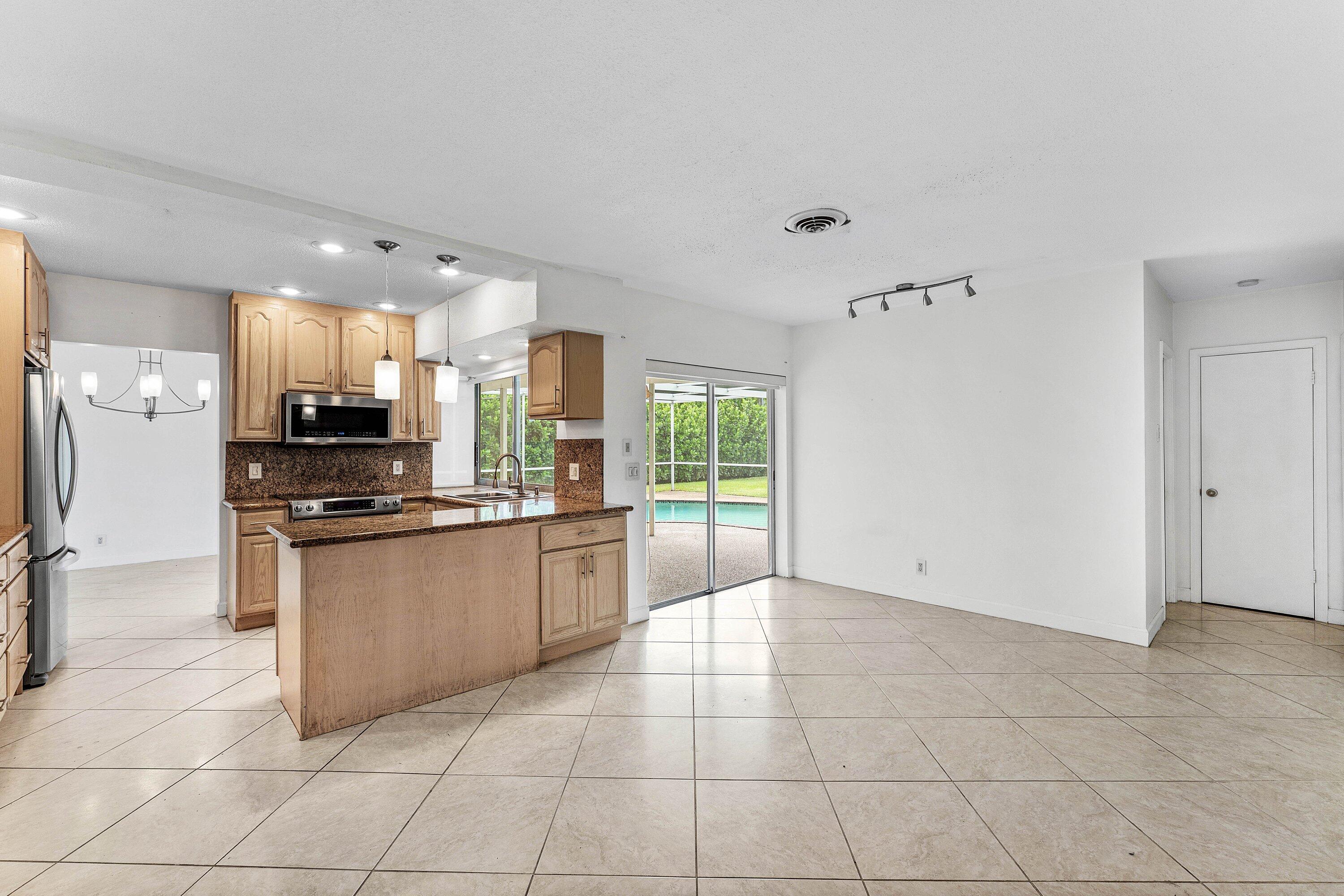 1368 Sw 13th Street Property Photo 7