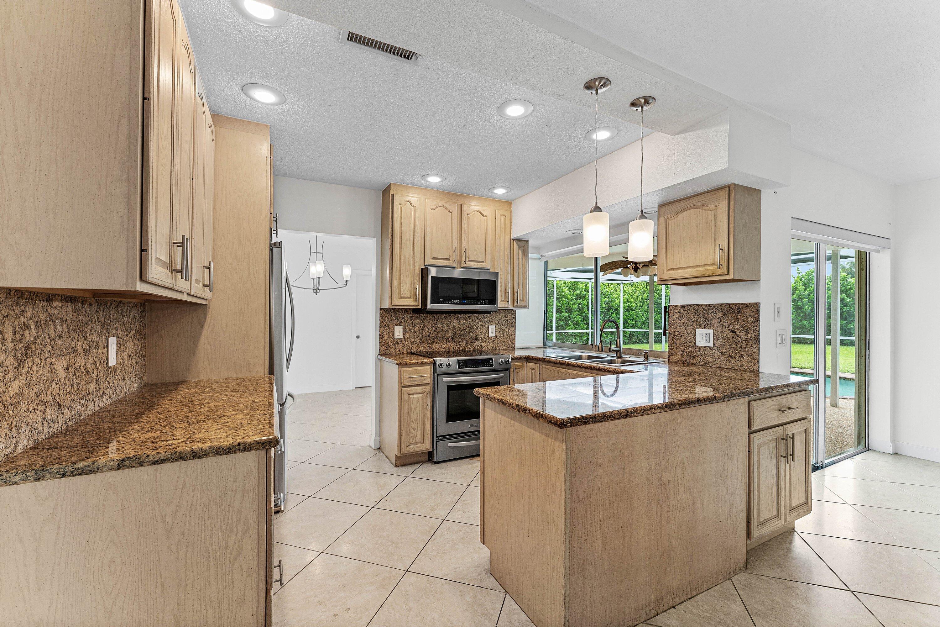 1368 Sw 13th Street Property Photo 8