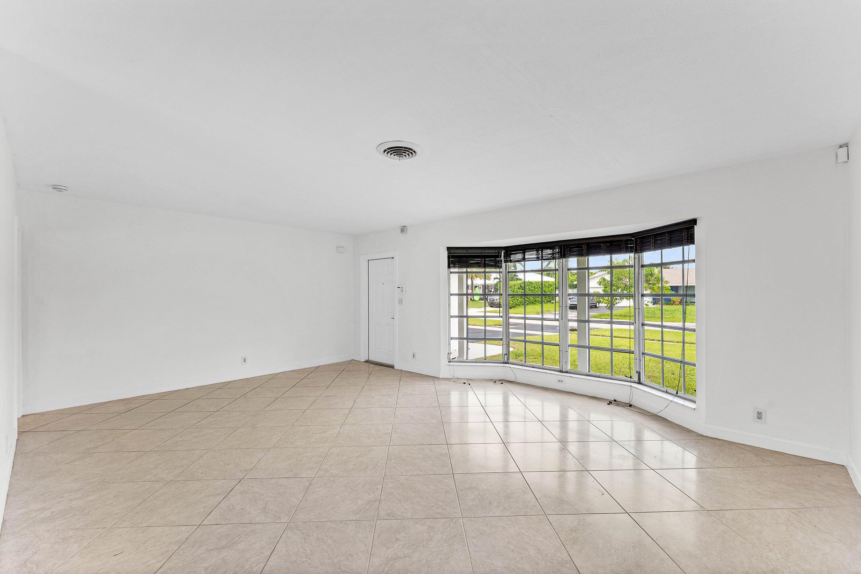 1368 Sw 13th Street Property Photo 12