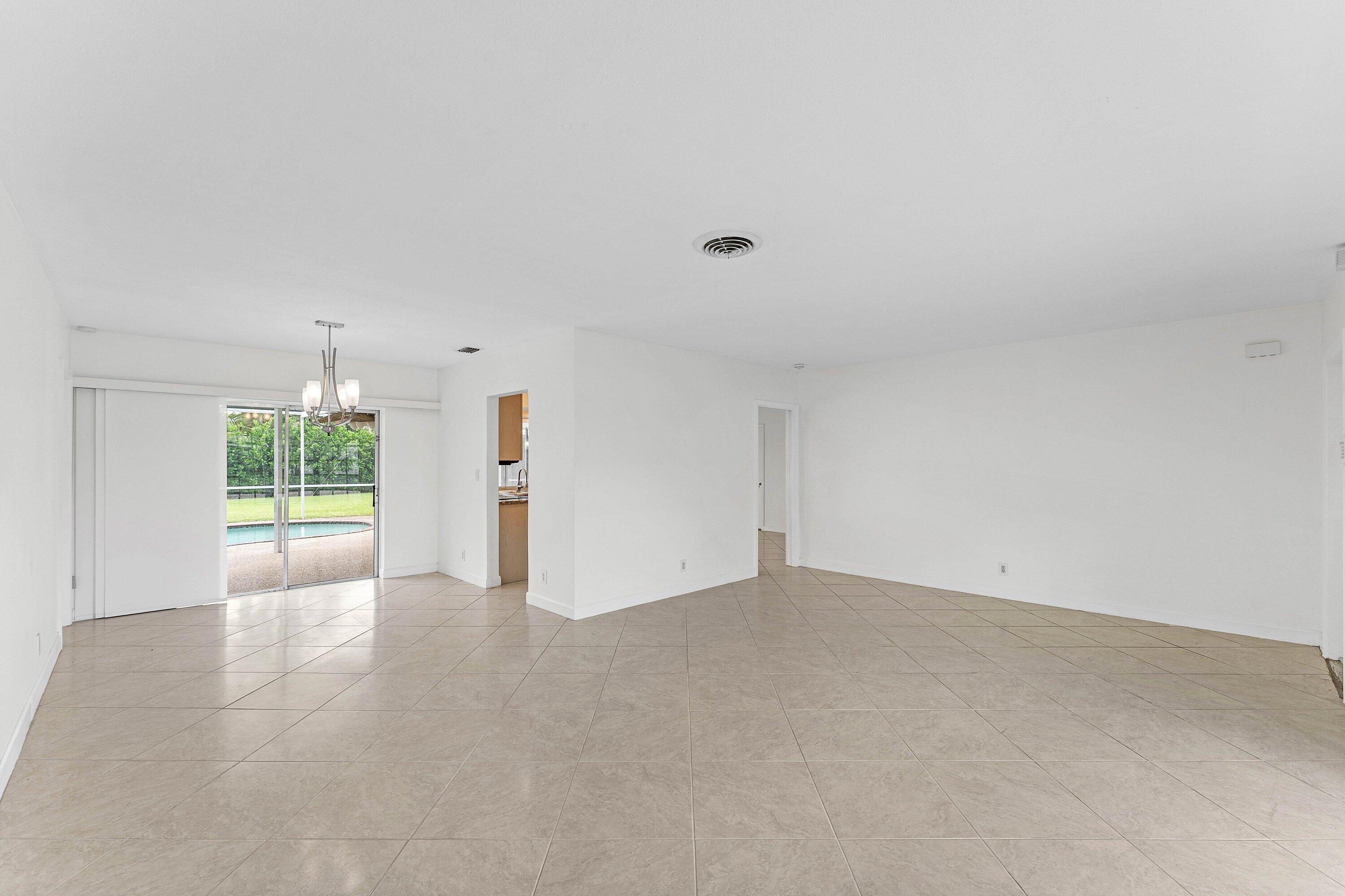 1368 Sw 13th Street Property Photo 13