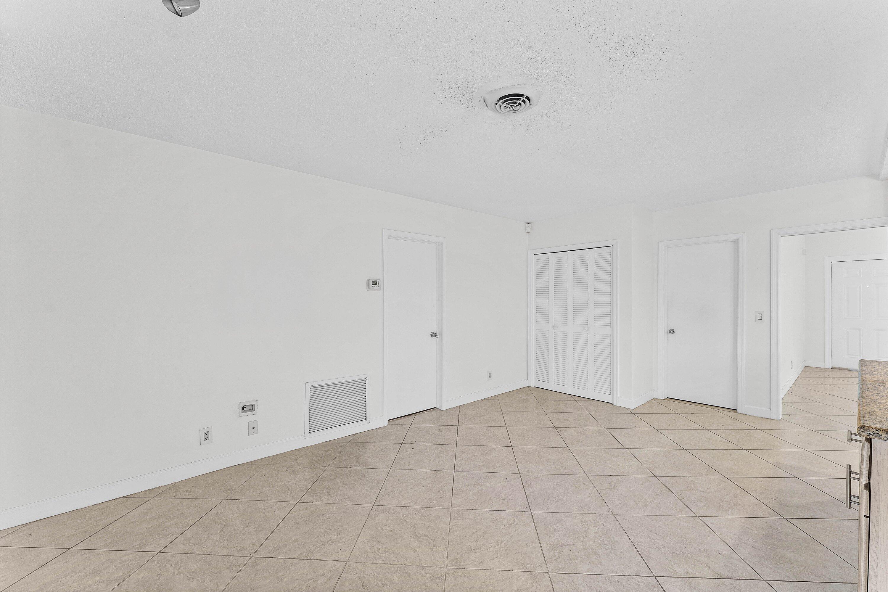1368 Sw 13th Street Property Photo 14