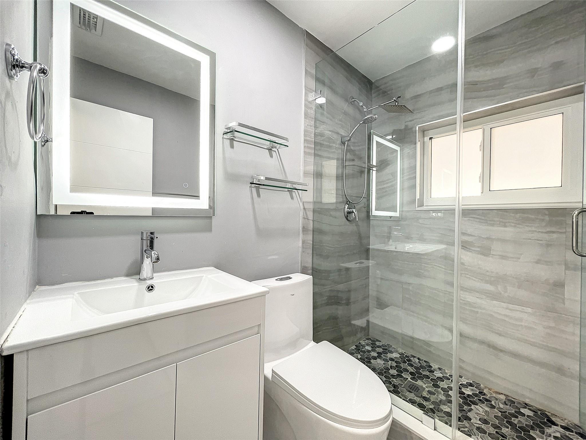 2649 Johnson Street Property Photo 5