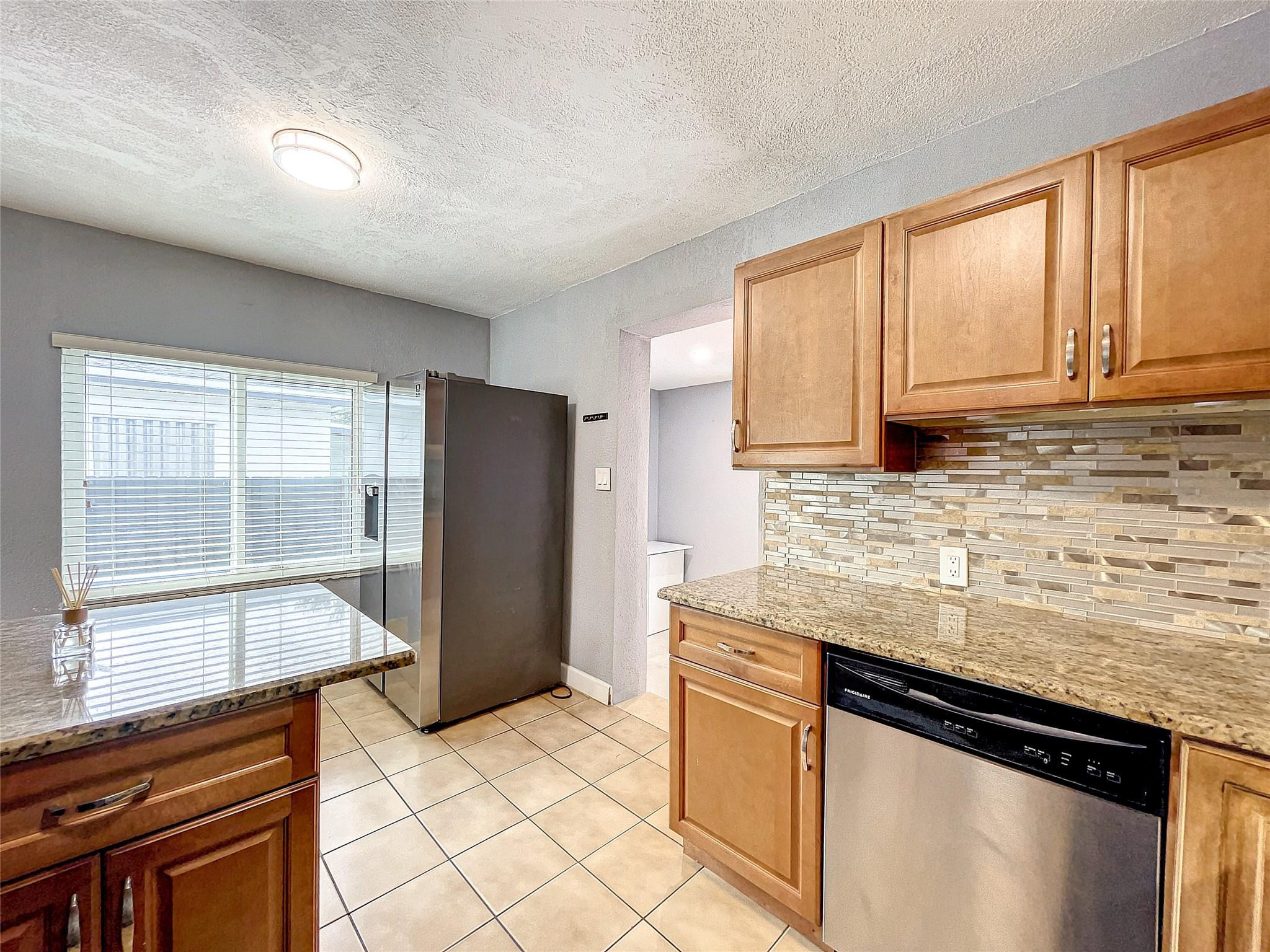 2649 Johnson Street Property Photo 25