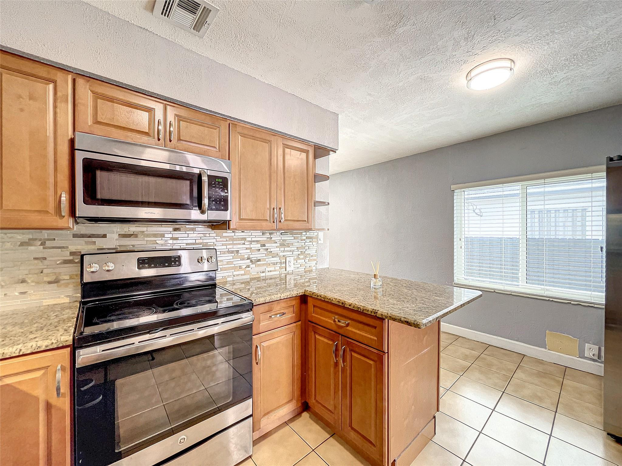 2649 Johnson Street Property Photo 26
