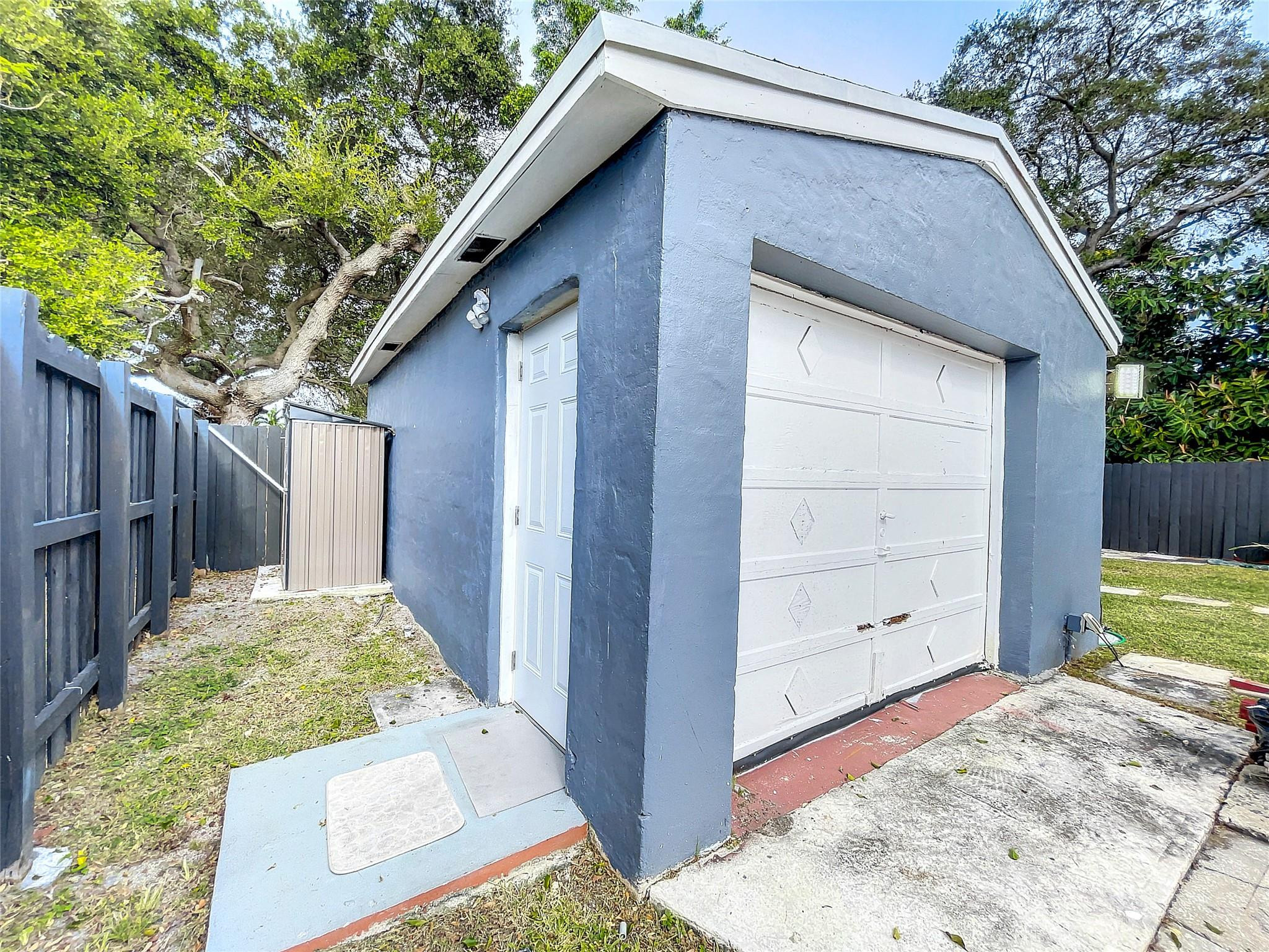 2649 Johnson Street Property Photo 38