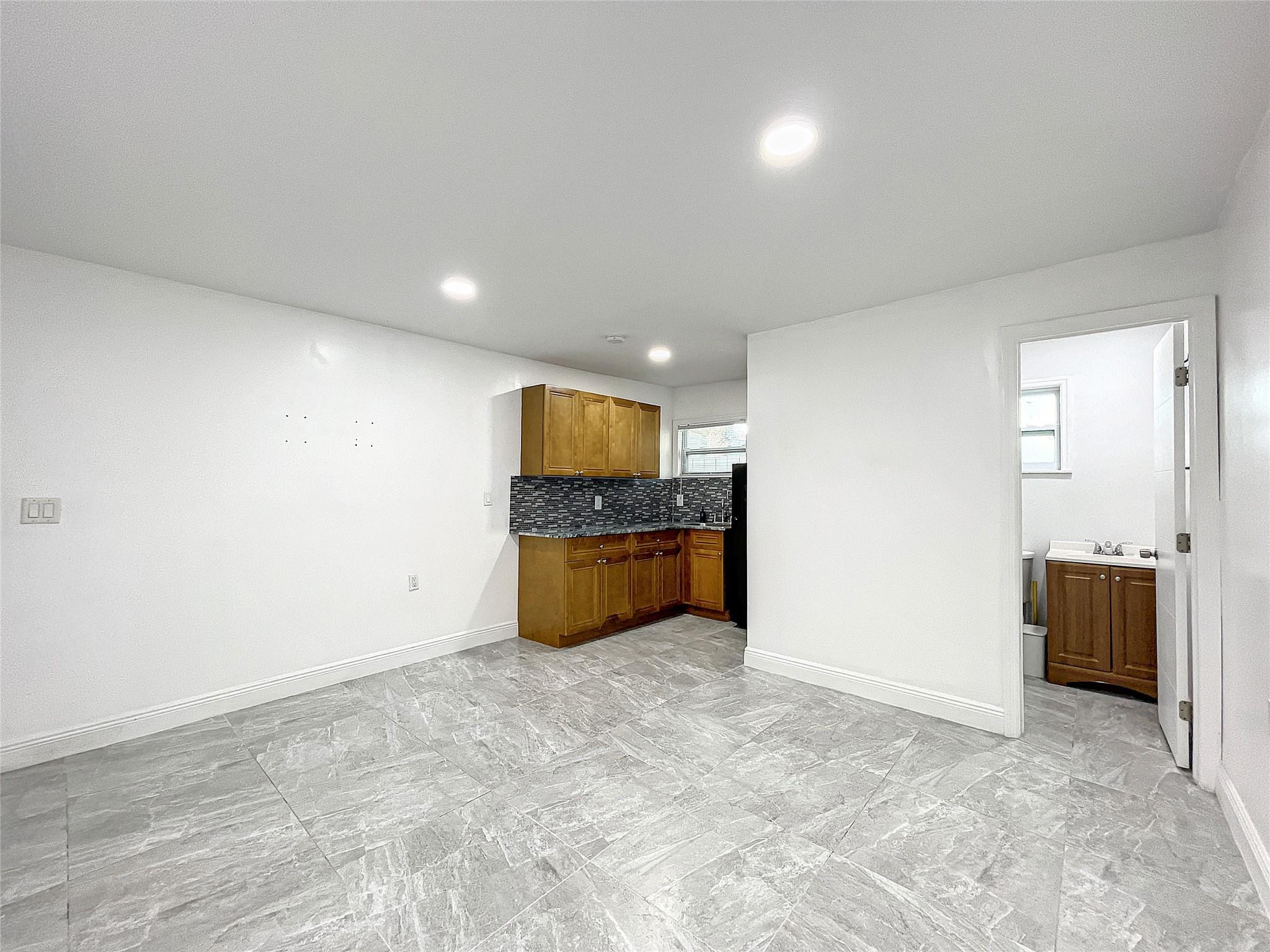 2649 Johnson Street Property Photo 41