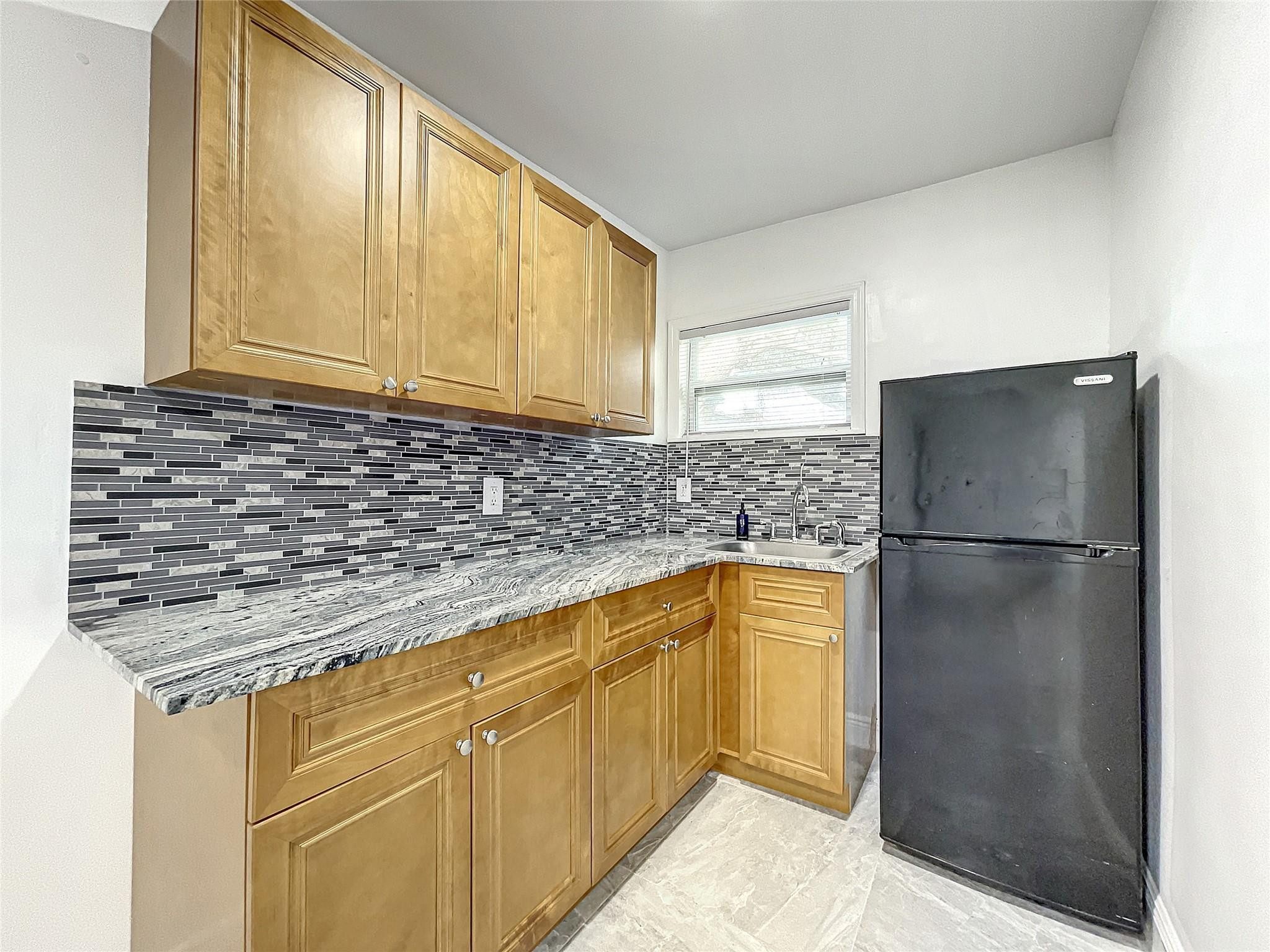 2649 Johnson Street Property Photo 42