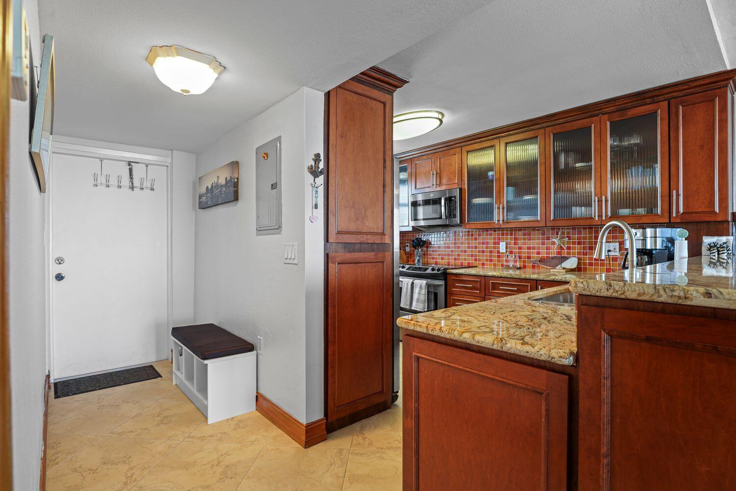 9940 S Ocean Drive 609 Property Photo 4