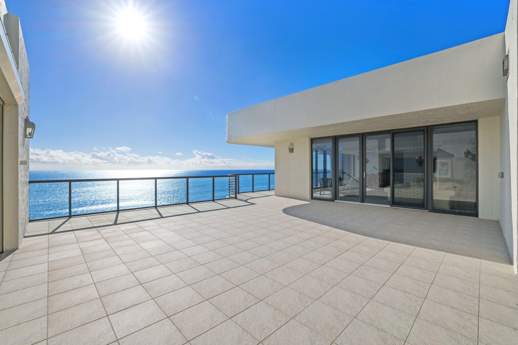 2727 S Ocean Boulevard 1502 Property Photo 5