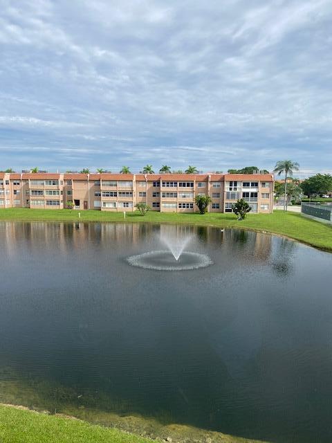 9620 SUNRISE LAKES Boulevard 304 Property Photo 1