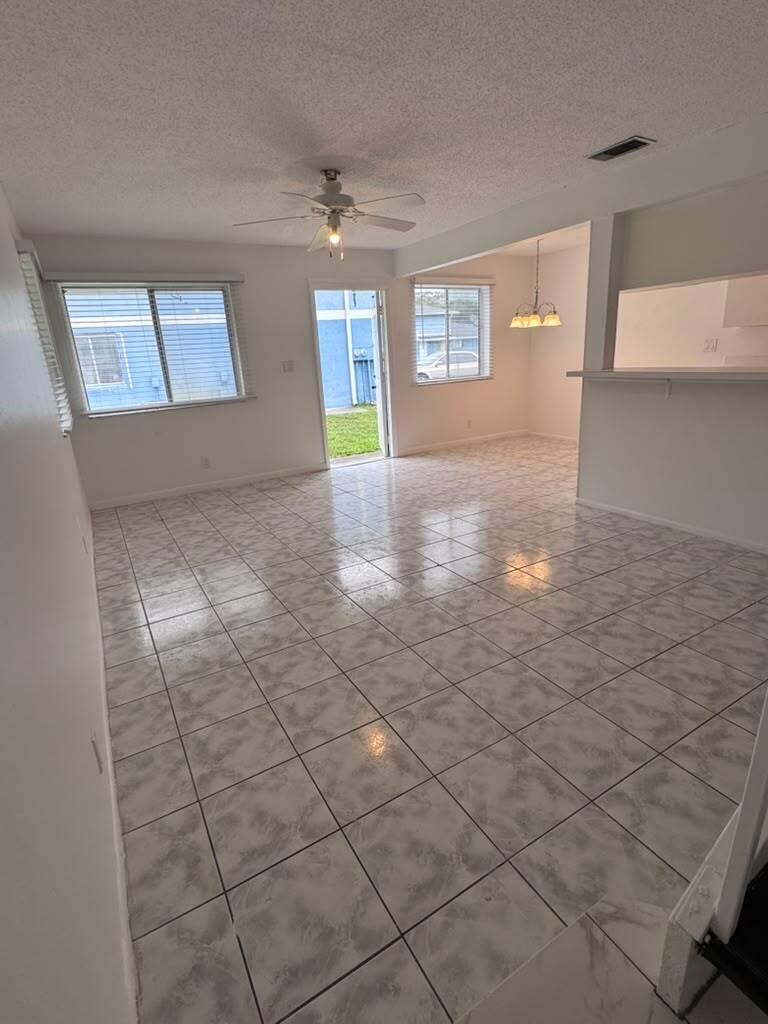 208 E Tiffany Drive 2 Property Photo 7