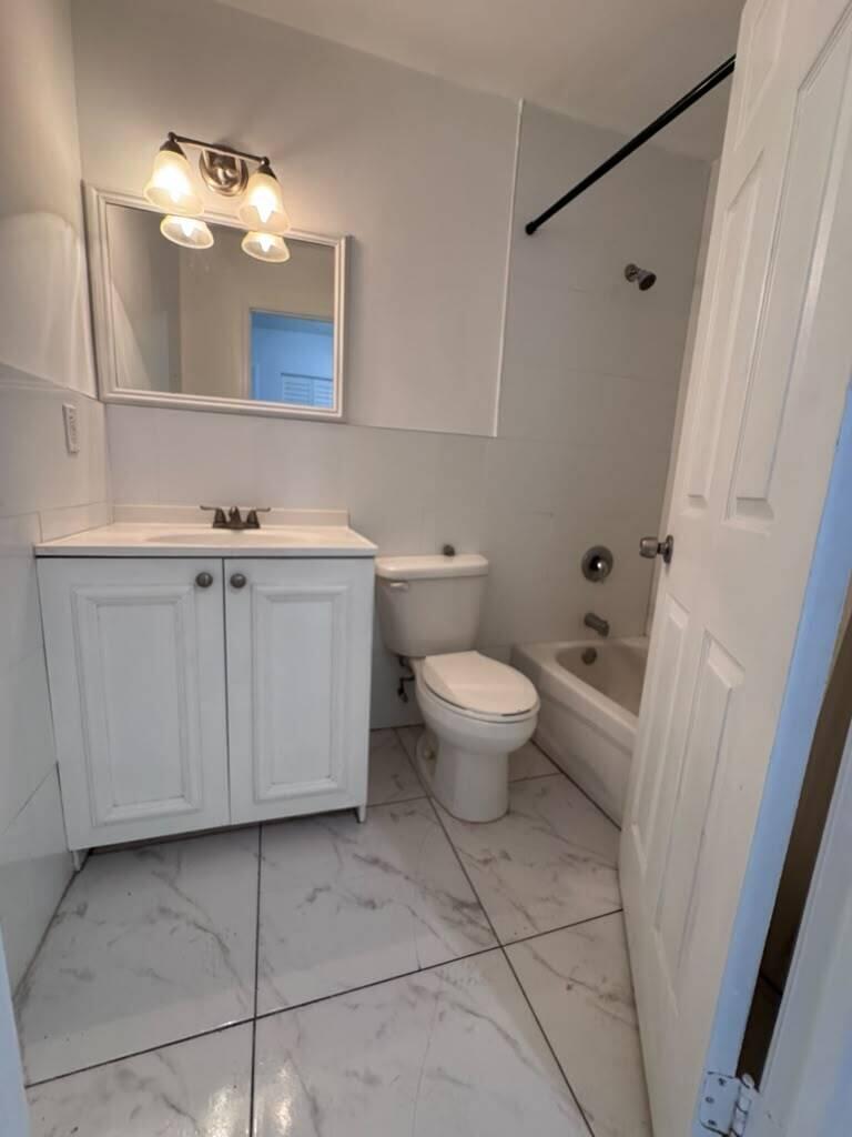 208 E Tiffany Drive 2 Property Photo 8