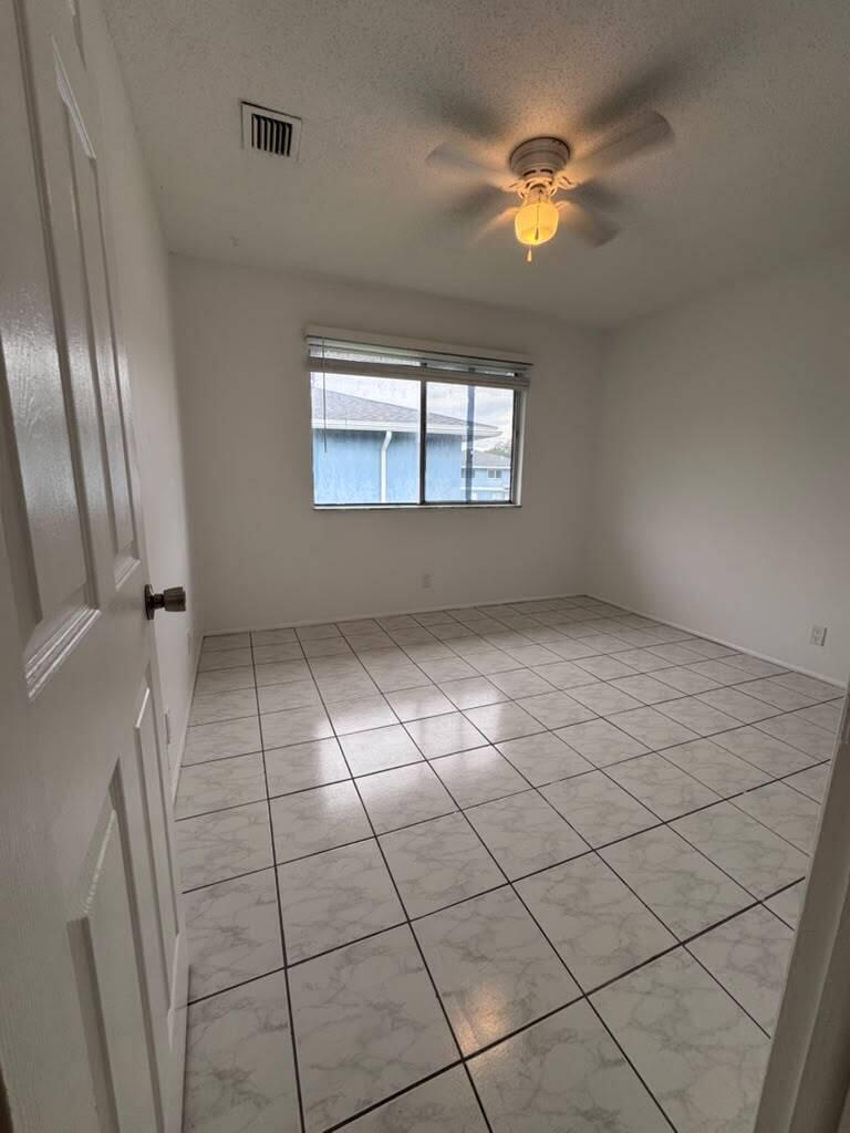 208 E Tiffany Drive 2 Property Photo 9