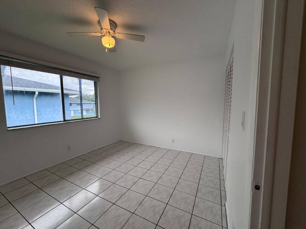 208 E Tiffany Drive 2 Property Photo 11
